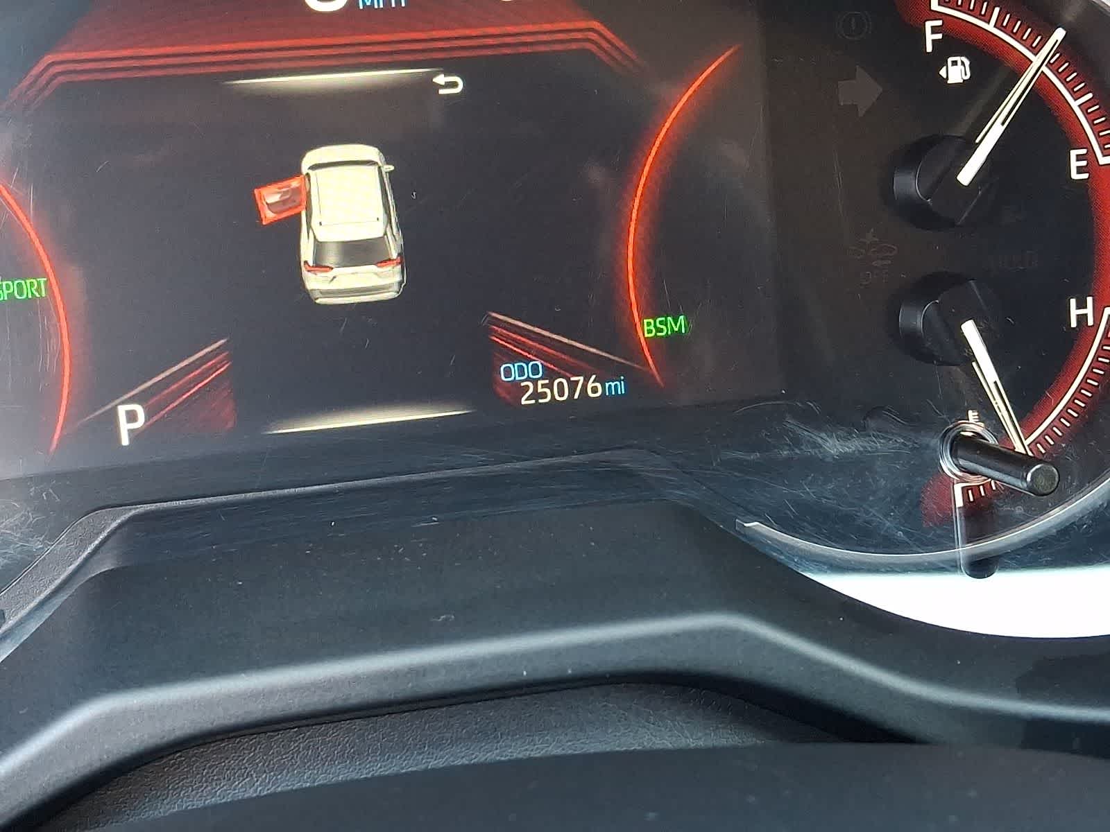 Thumbnail: 2025 Toyota RAV4 - 21