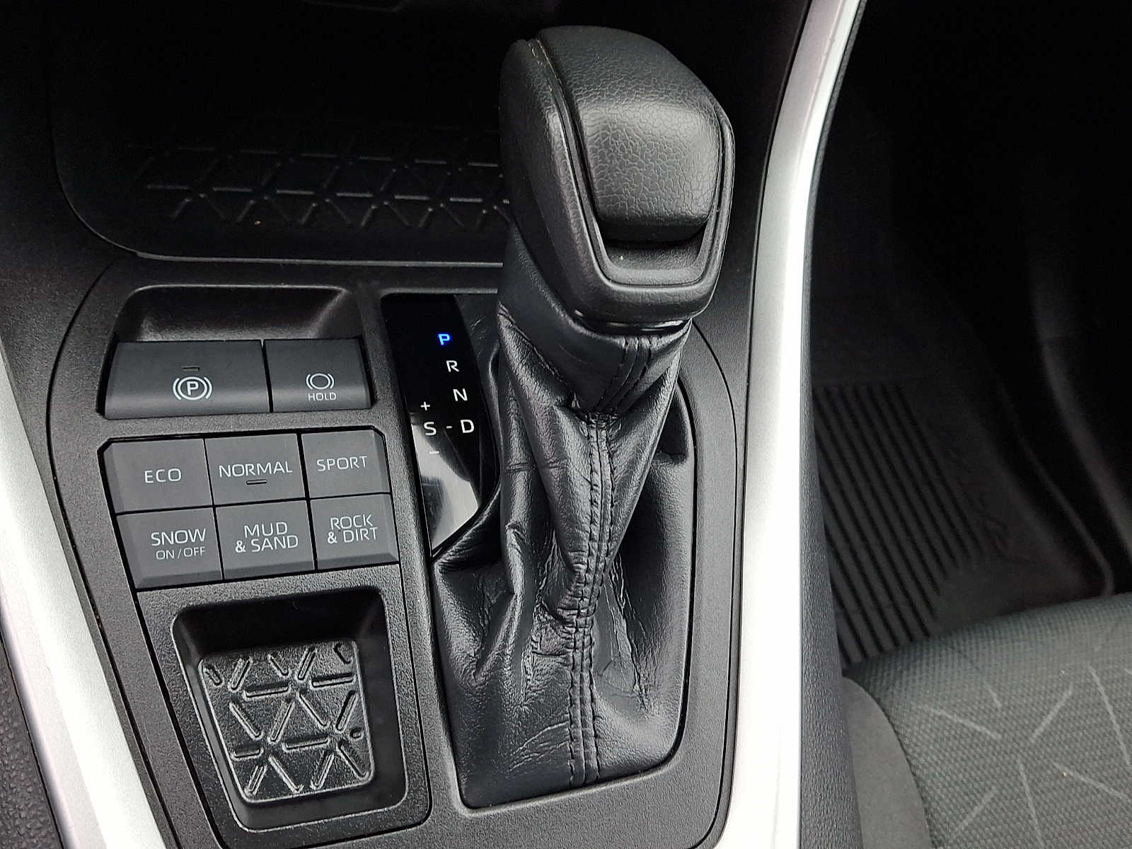 Thumbnail: 2022 Toyota RAV4 - 18