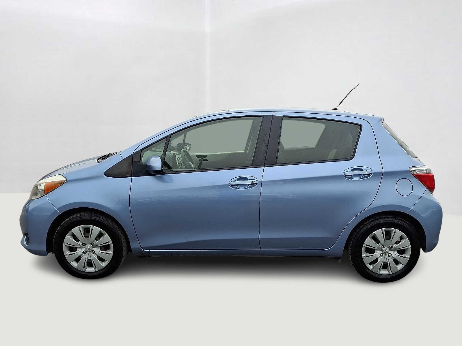 Thumbnail: 2014 Toyota Yaris - 9