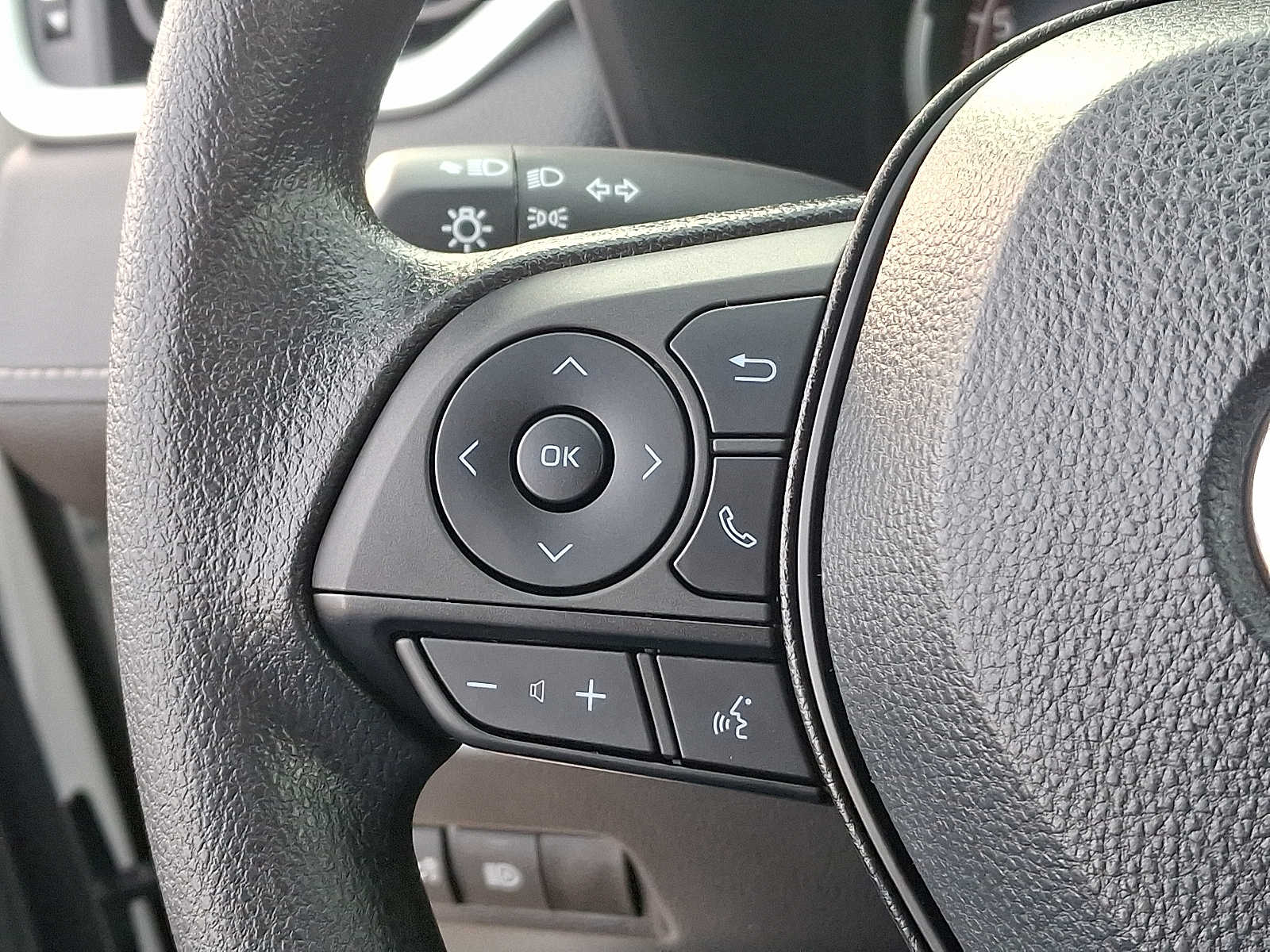 Thumbnail: 2023 Toyota RAV4 - 23