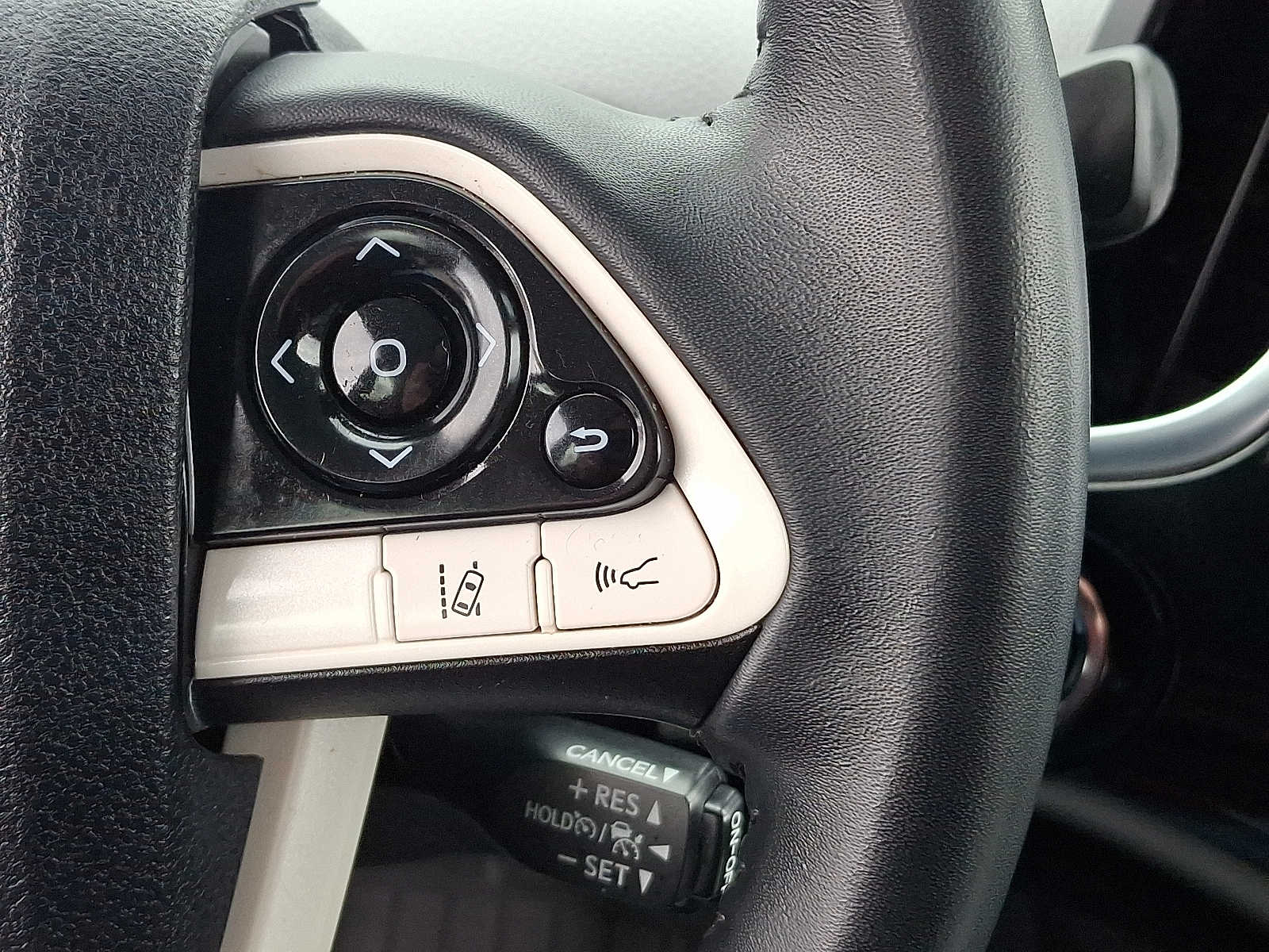 Thumbnail: 2017 Toyota Prius Prime - 24