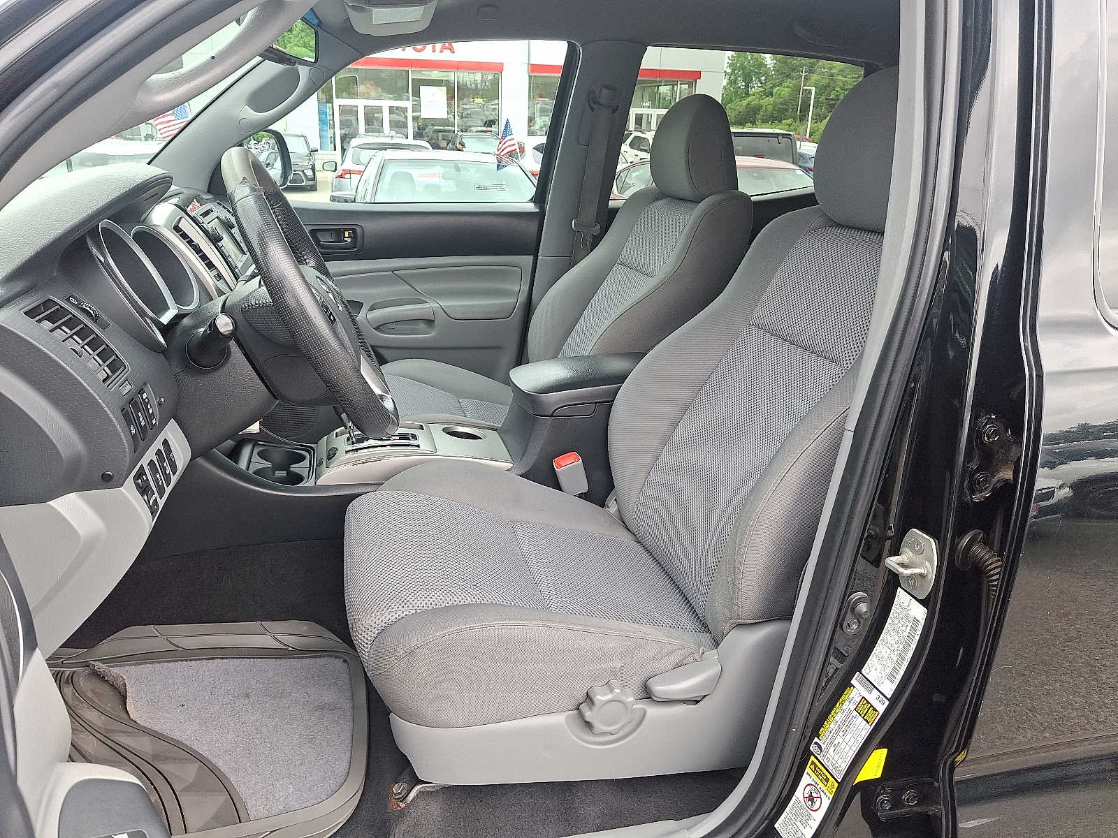 Thumbnail: 2013 Toyota Tacoma - 15