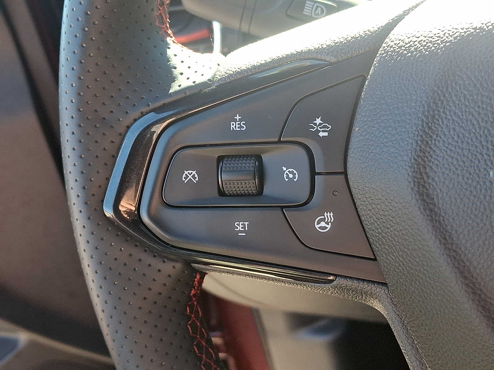 Thumbnail: 2024 Chevrolet Trax - 21