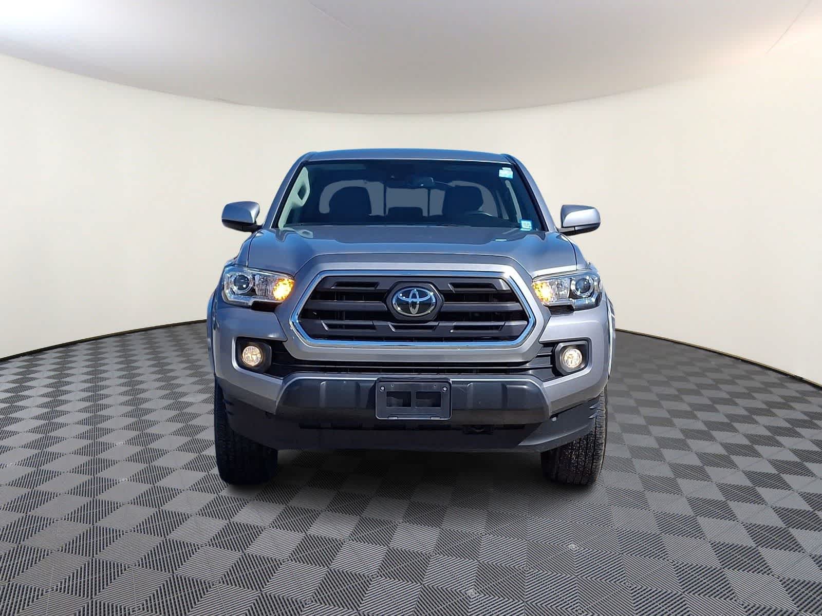 Thumbnail: 2018 Toyota Tacoma - 3