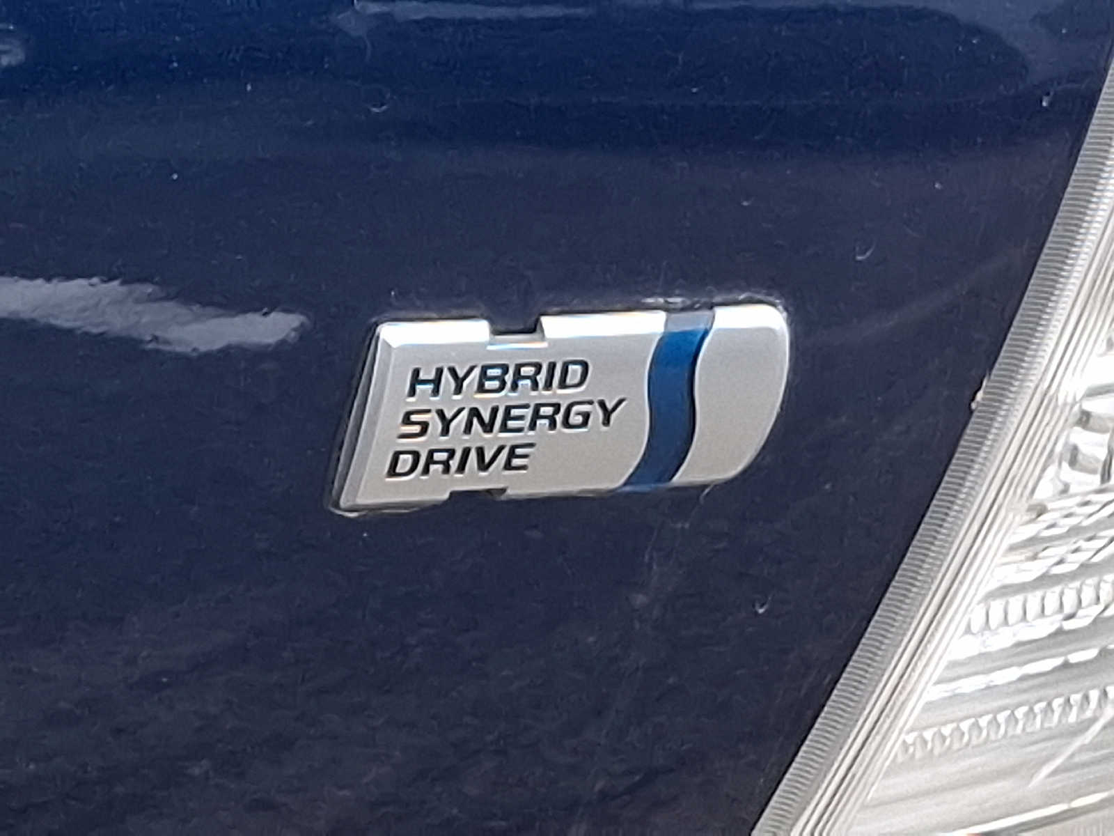 Thumbnail: 2015 Toyota Prius v - 32