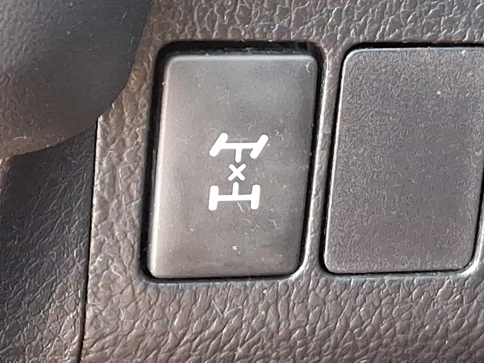 Thumbnail: 2015 Toyota RAV4 - 26