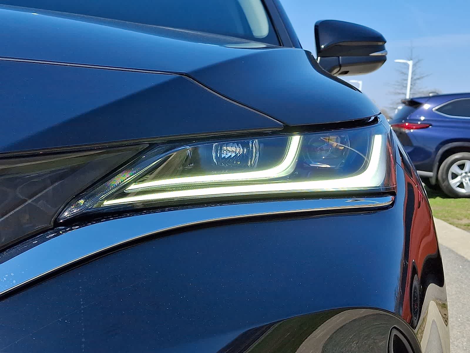 Thumbnail: 2023 Toyota Venza - 12