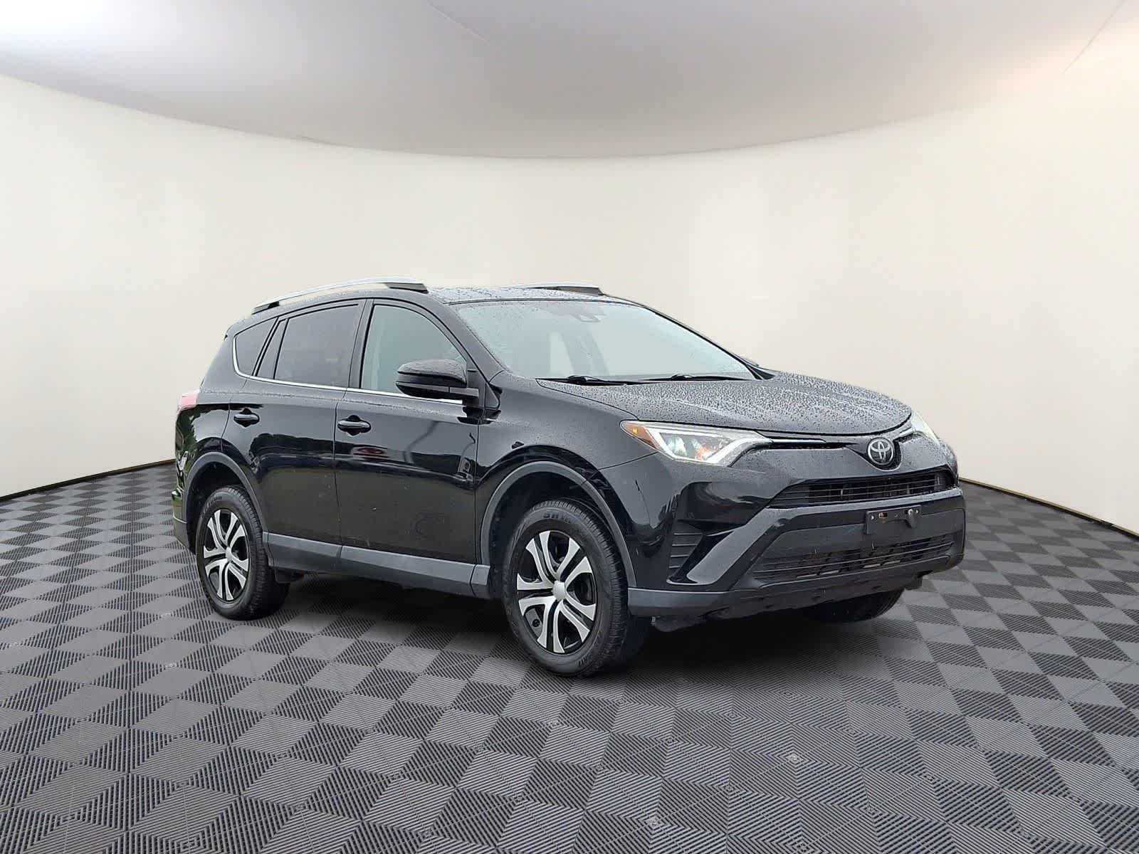 Thumbnail: 2018 Toyota RAV4 - 5