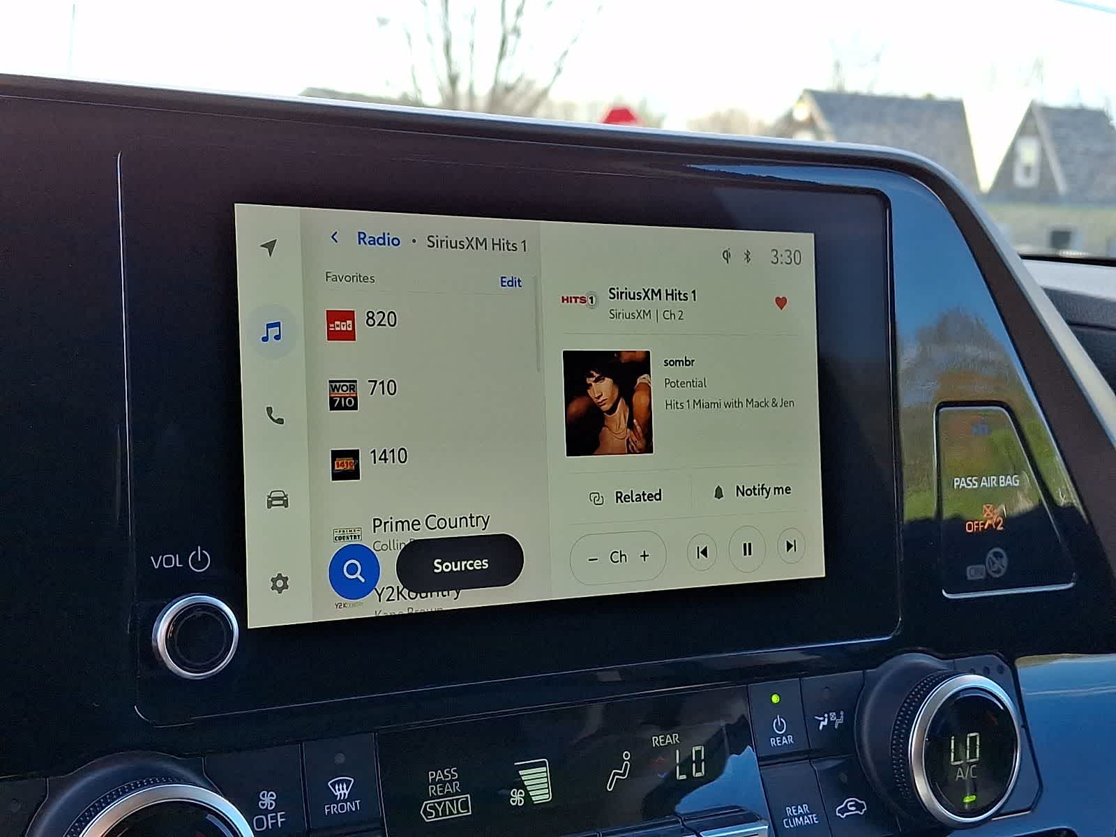 Thumbnail: 2023 Toyota Highlander - 22