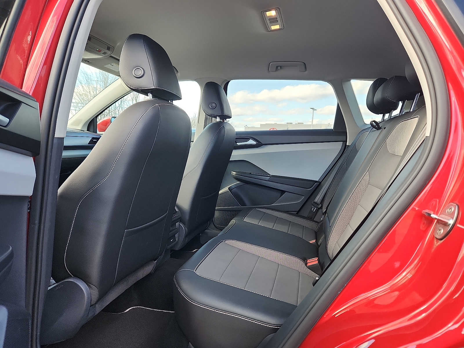 Thumbnail: 2022 Volkswagen Taos - 11