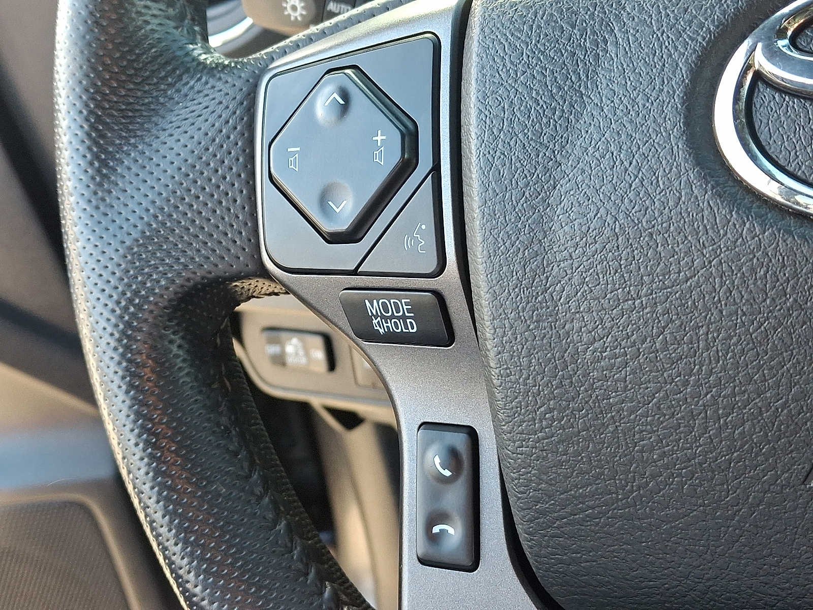 Thumbnail: 2023 Toyota Tacoma - 19