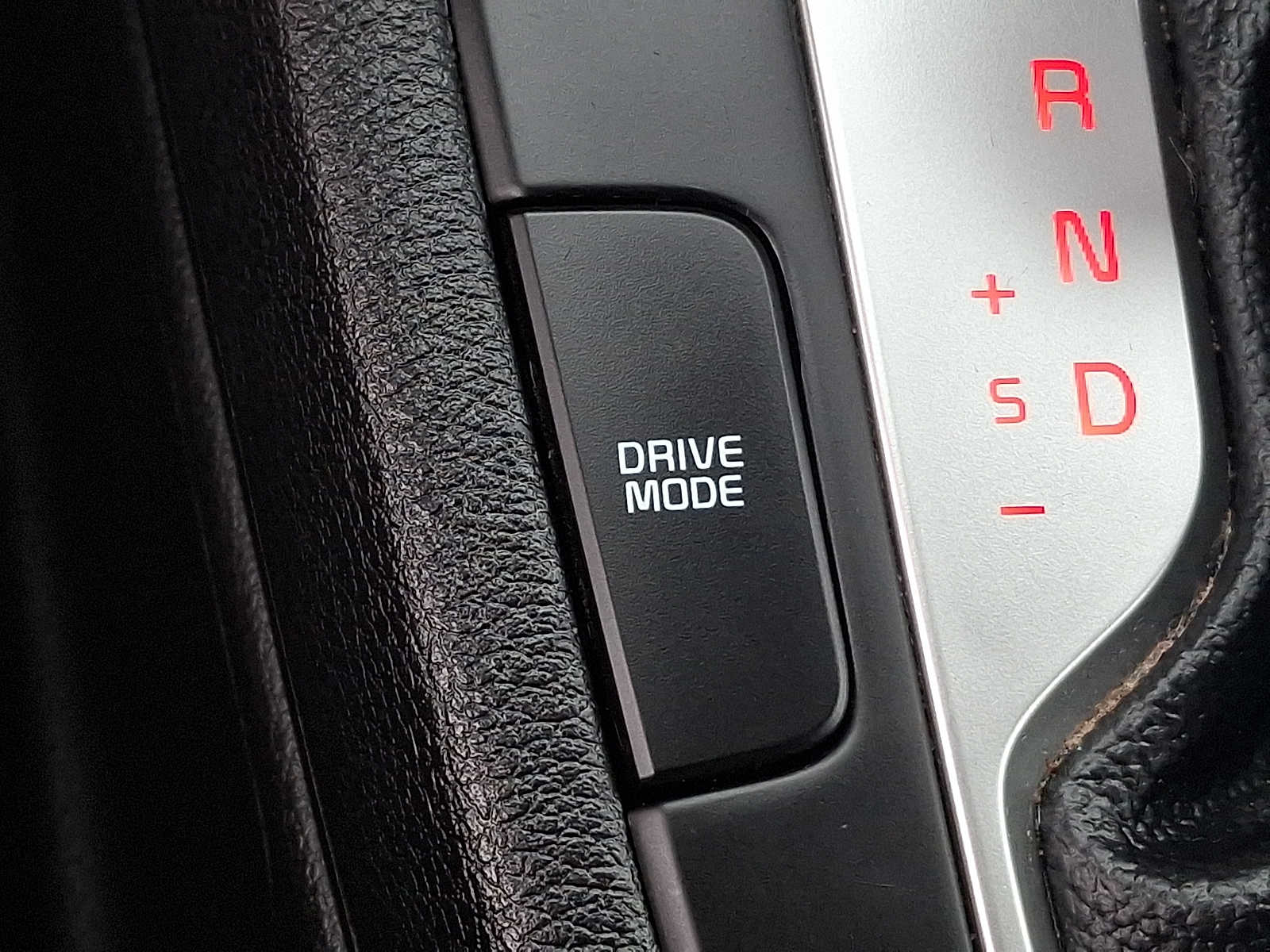 Thumbnail: 2023 Kia Forte - 23