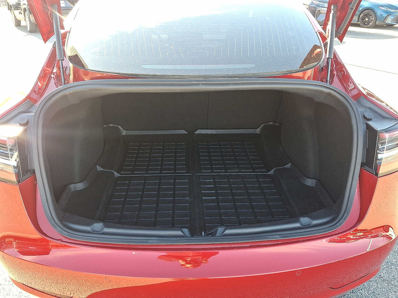 Thumbnail: 2018 Tesla Model 3 - 26