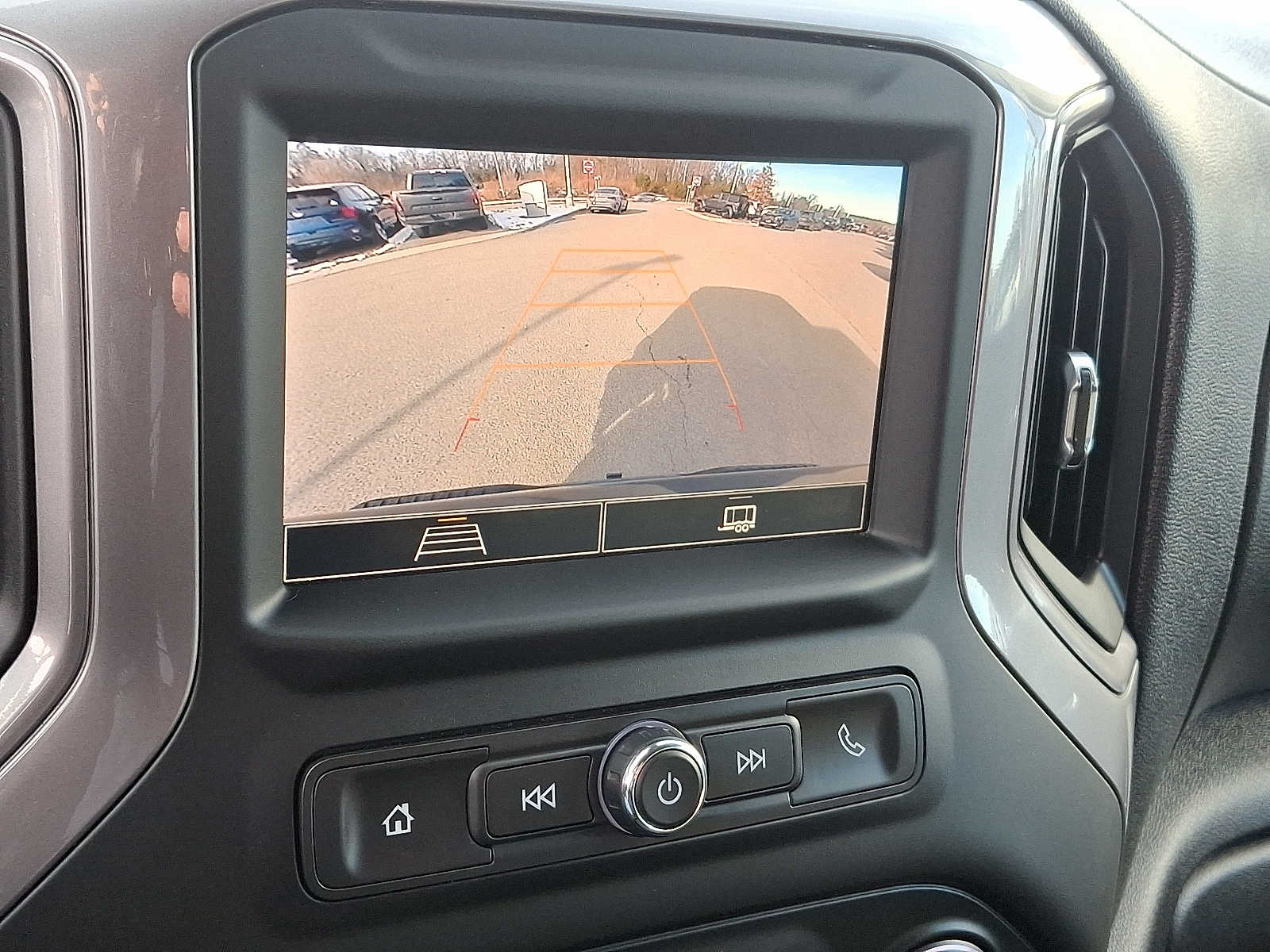 Thumbnail: 2022 Chevrolet Silverado 1500 - 14