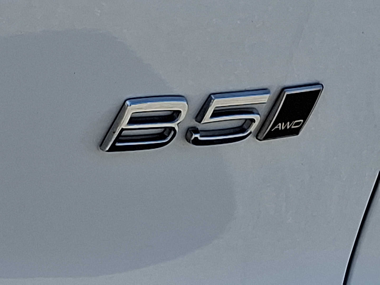 Thumbnail: 2024 Volvo XC40 - 32