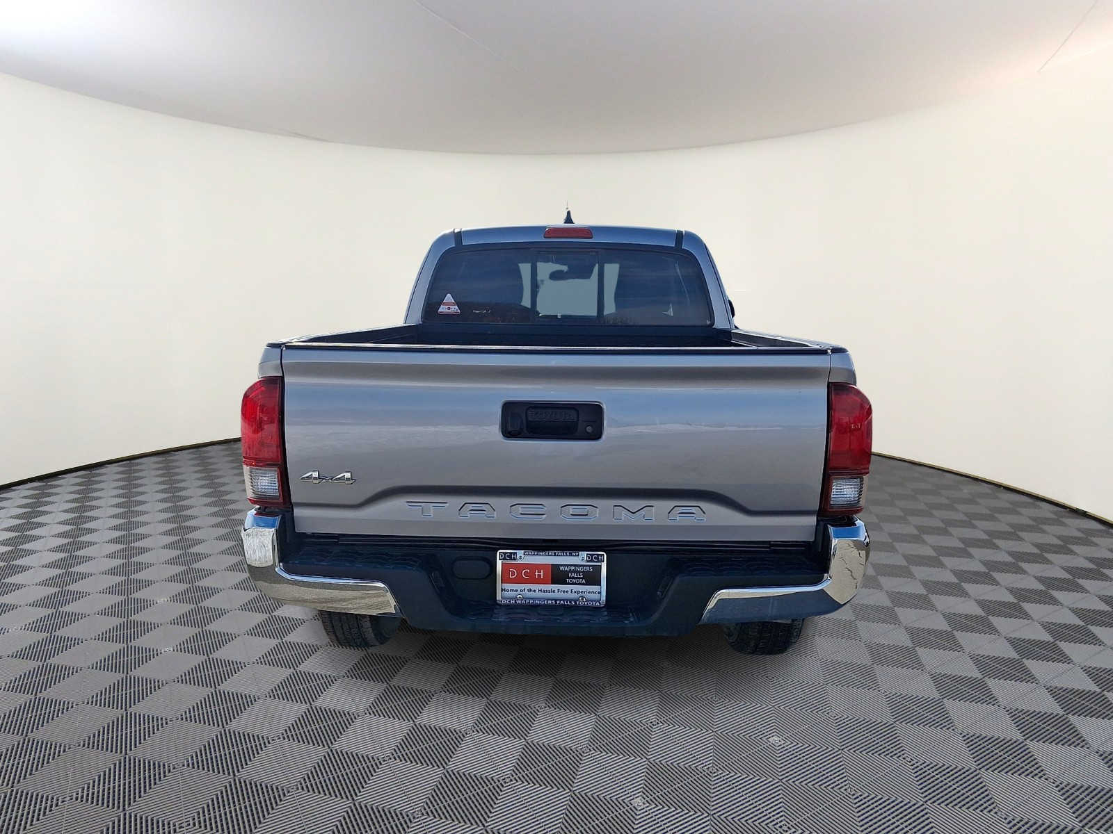 Thumbnail: 2020 Toyota Tacoma - 7