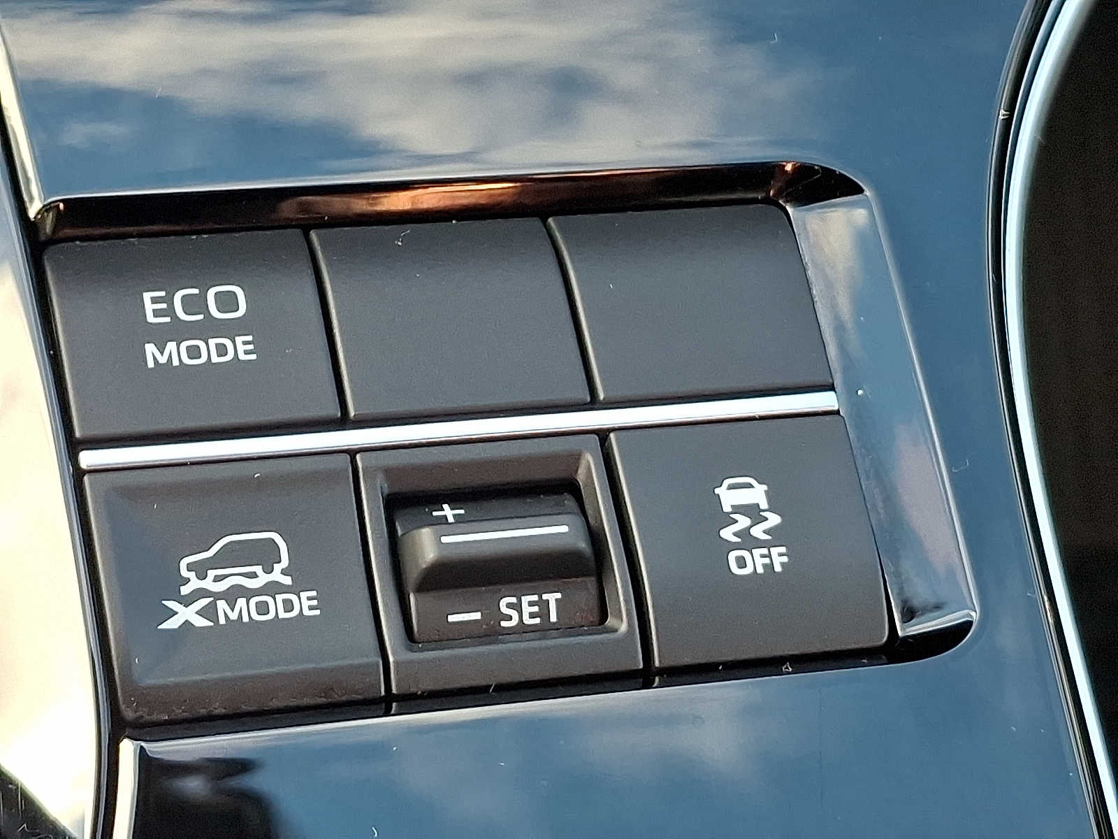 Thumbnail: 2025 Toyota bZ4X - 27