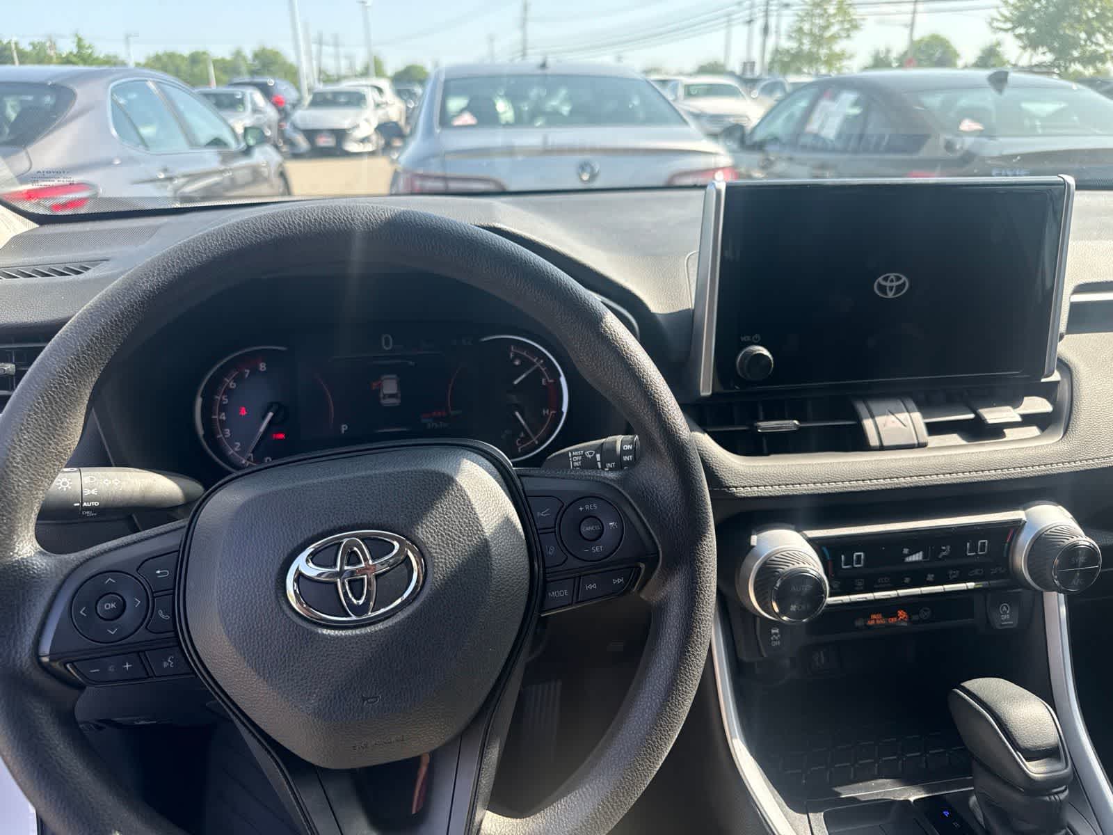 Thumbnail: 2025 Toyota RAV4 - 17
