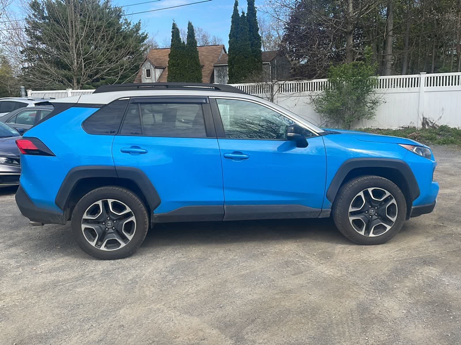 Thumbnail: 2019 Toyota RAV4 - 11