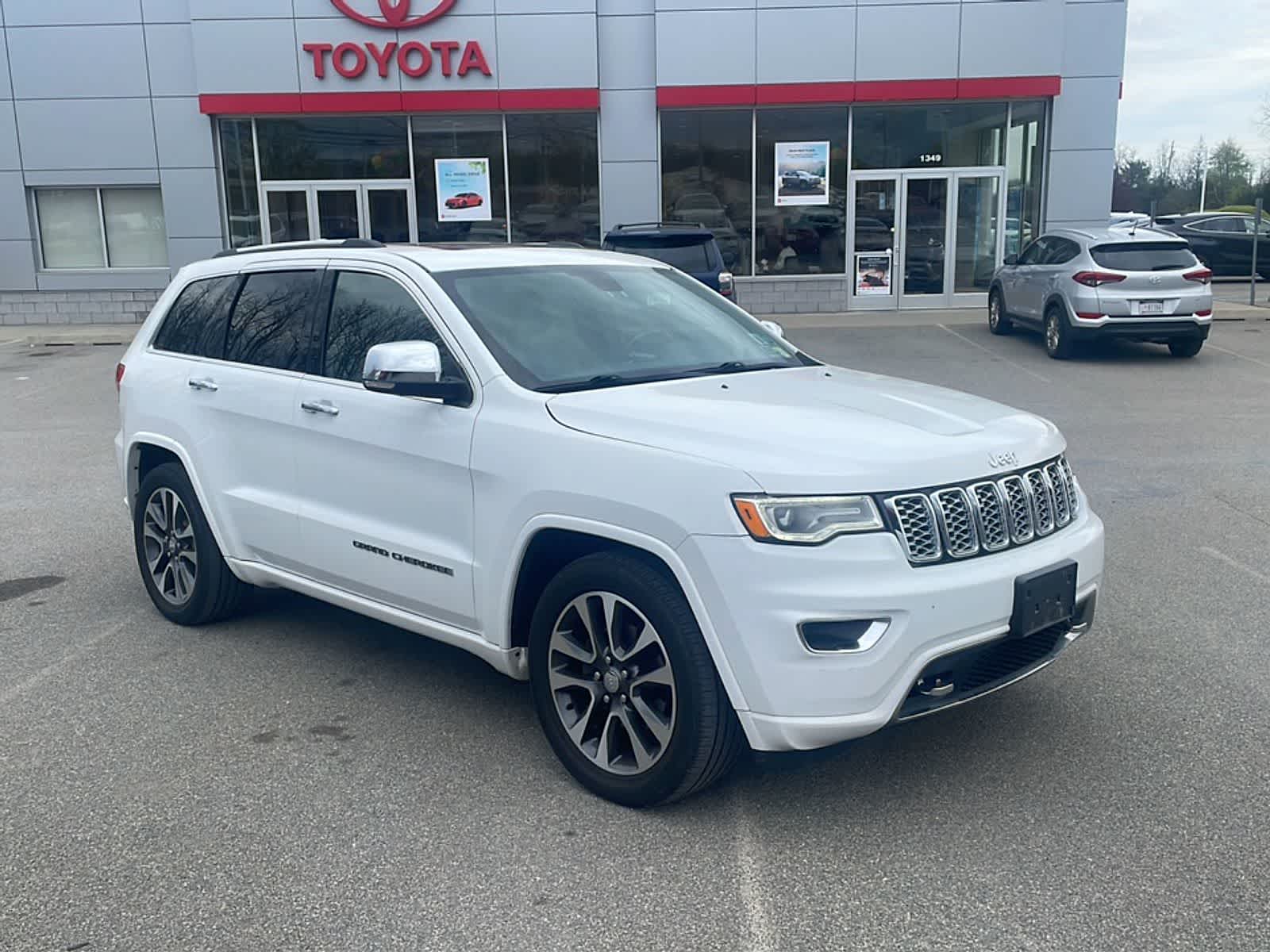 Thumbnail: 2017 Jeep Grand Cherokee - 11
