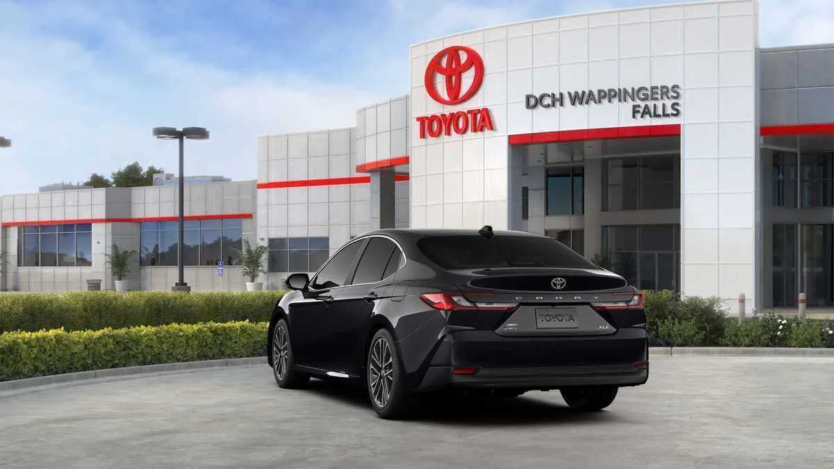 Thumbnail: 2026 Toyota Camry - 9
