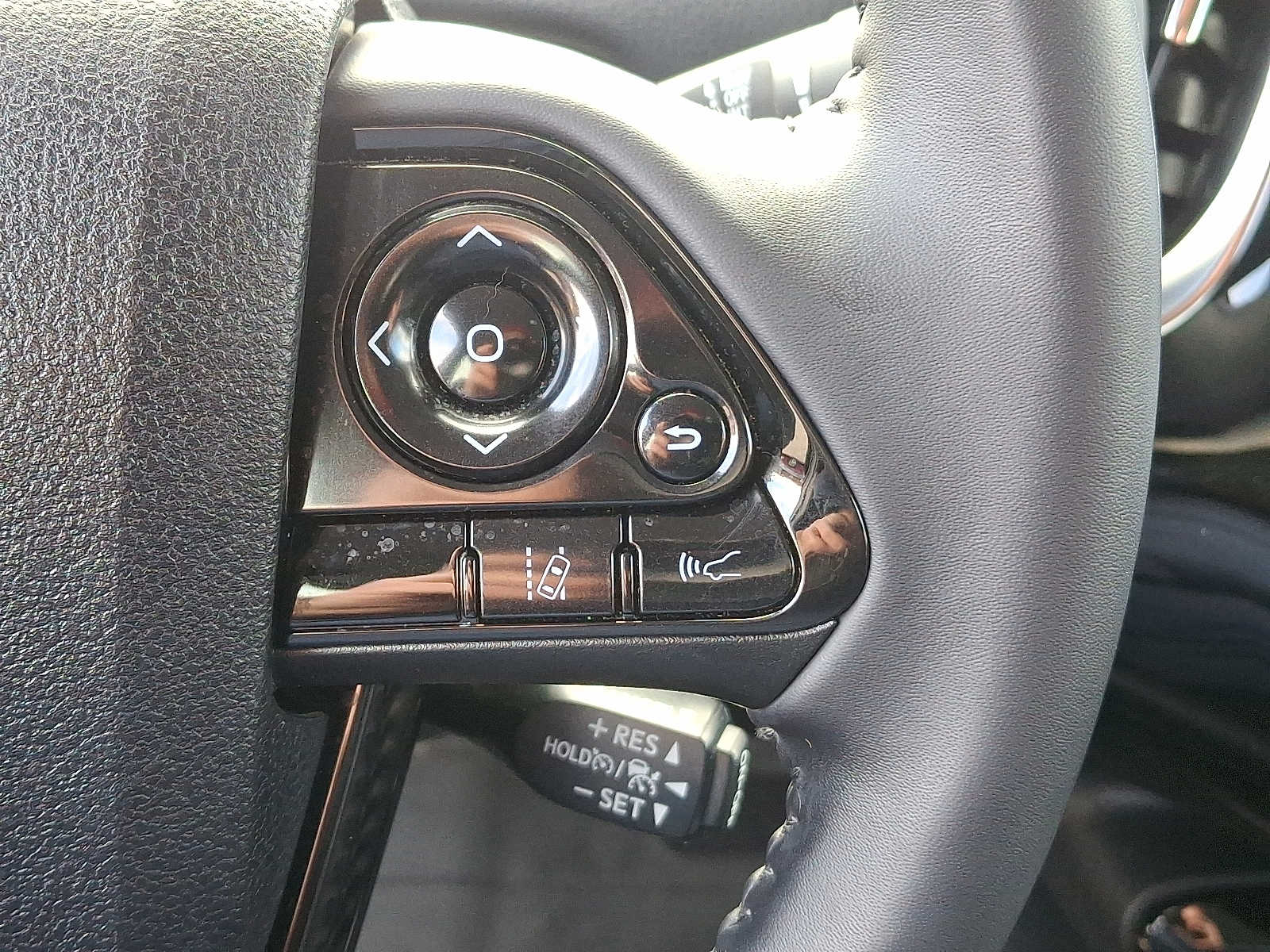 Thumbnail: 2022 Toyota Prius Prime - 25