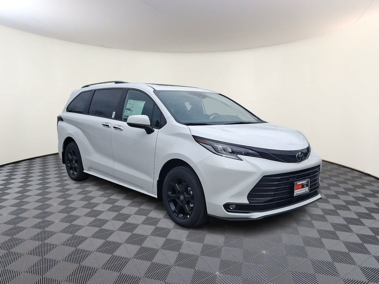Thumbnail: 2026 Toyota Sienna - 3