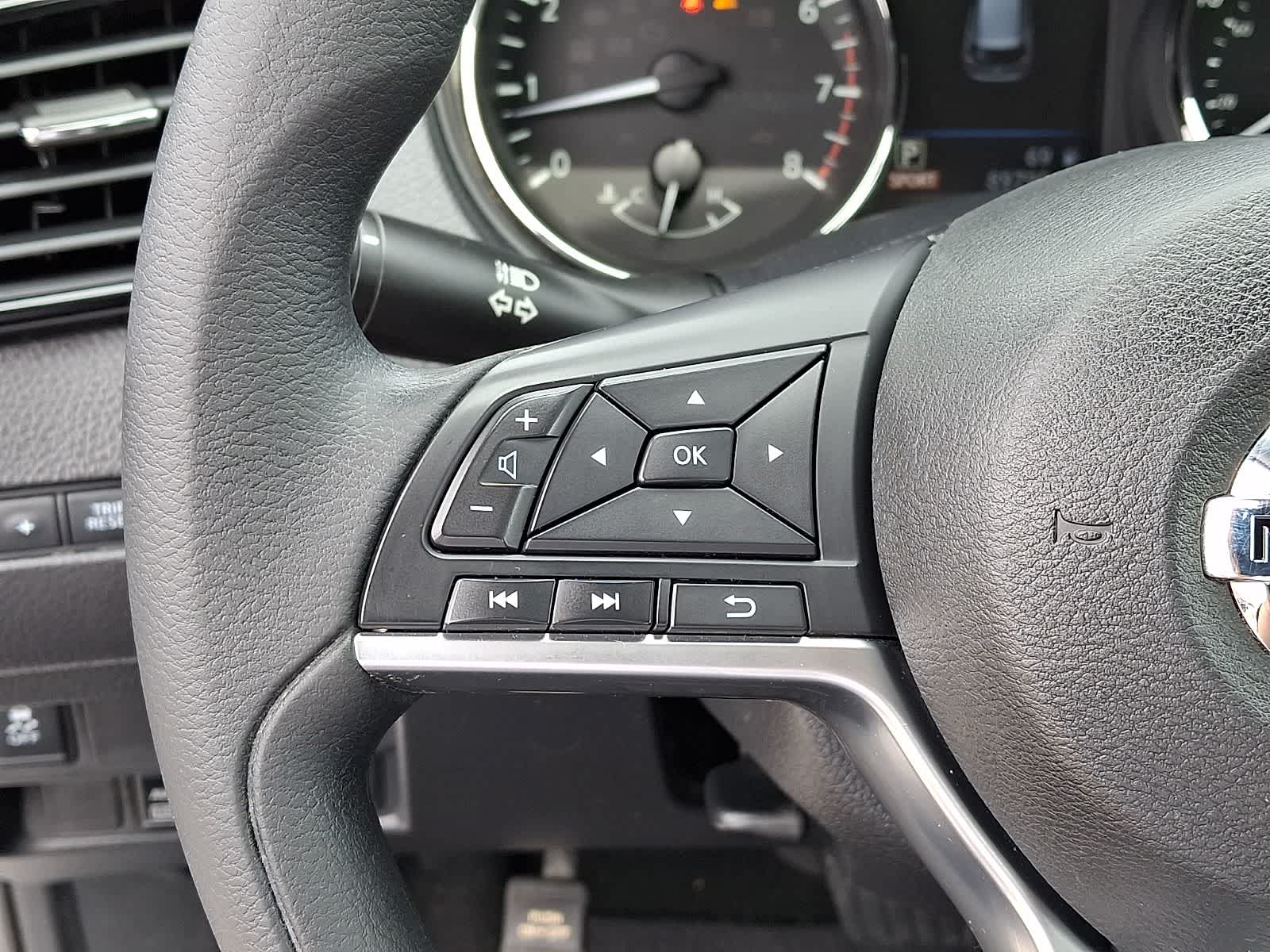Thumbnail: 2018 Nissan Rogue - 22