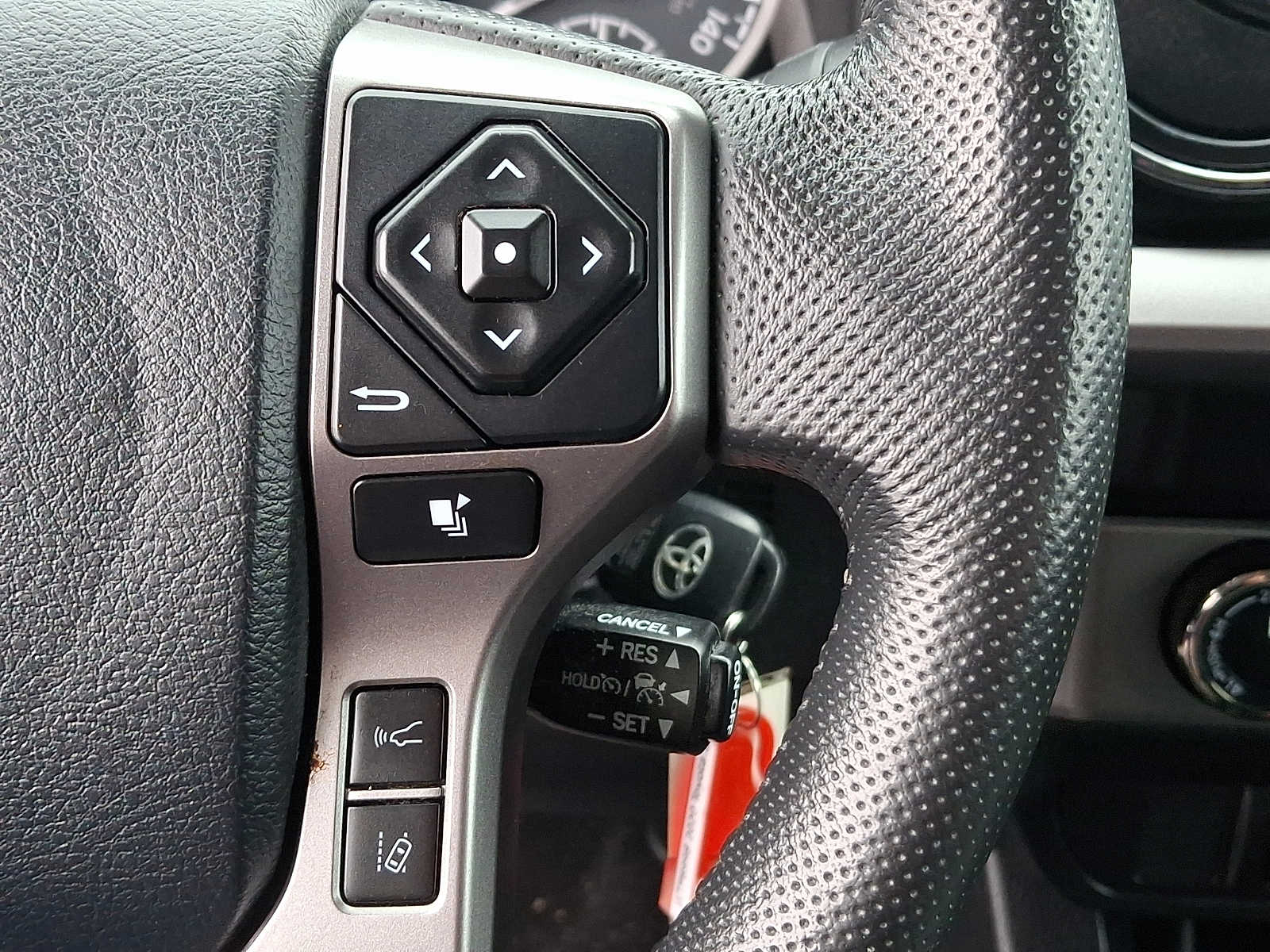 Thumbnail: 2020 Toyota Tacoma - 24