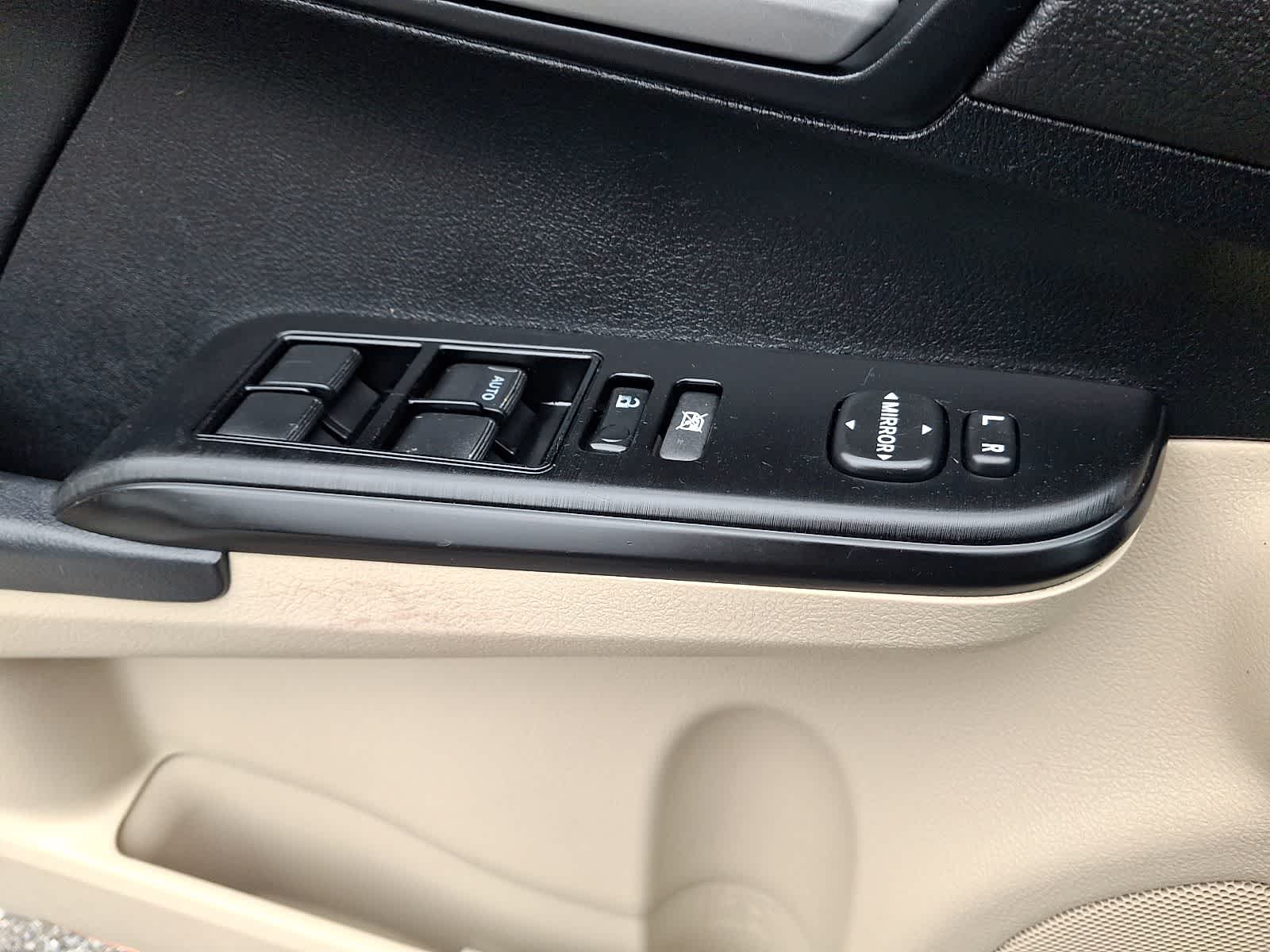 Thumbnail: 2012 Toyota Camry - 26