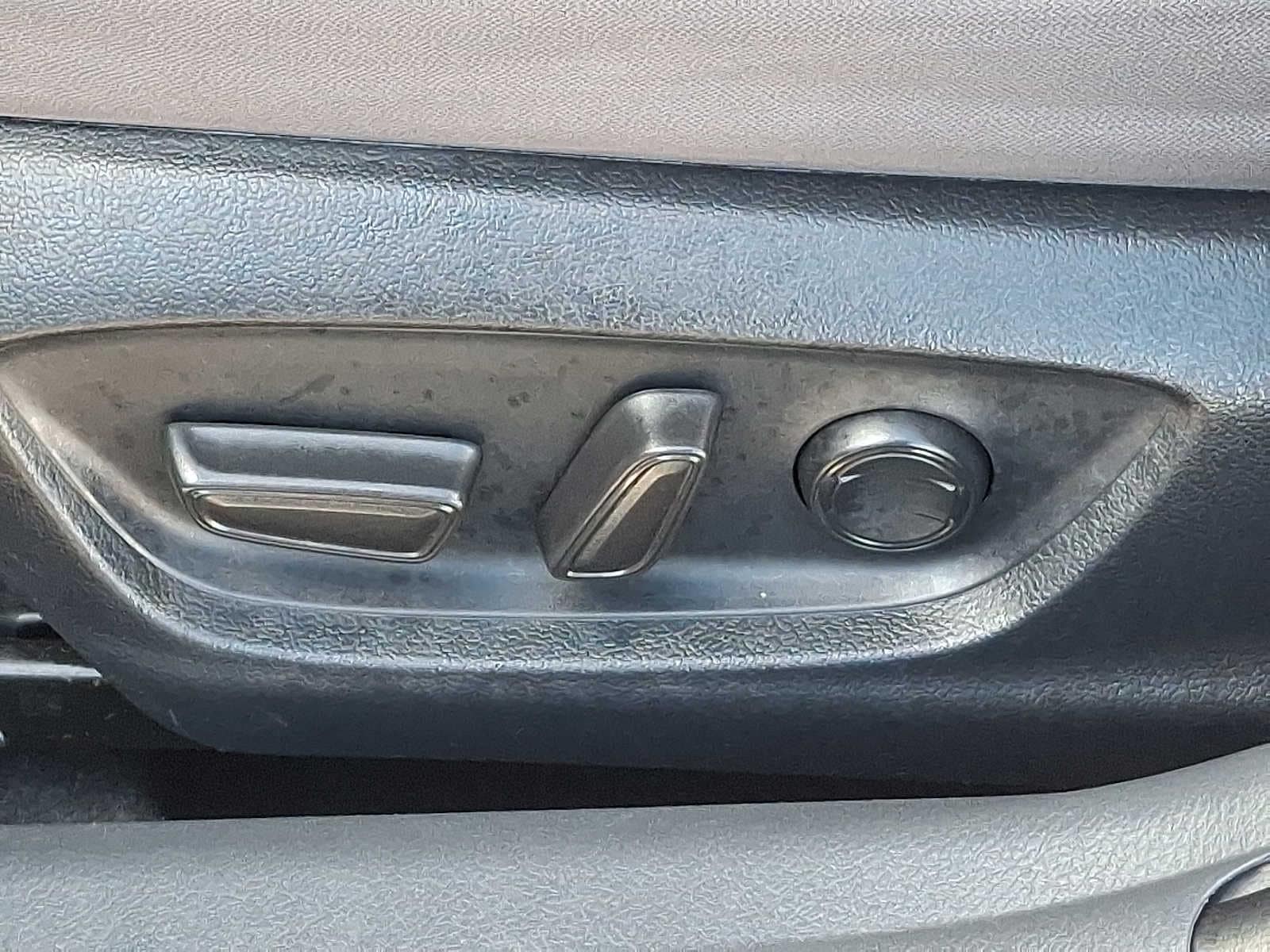 Thumbnail: 2023 Toyota Camry - 22