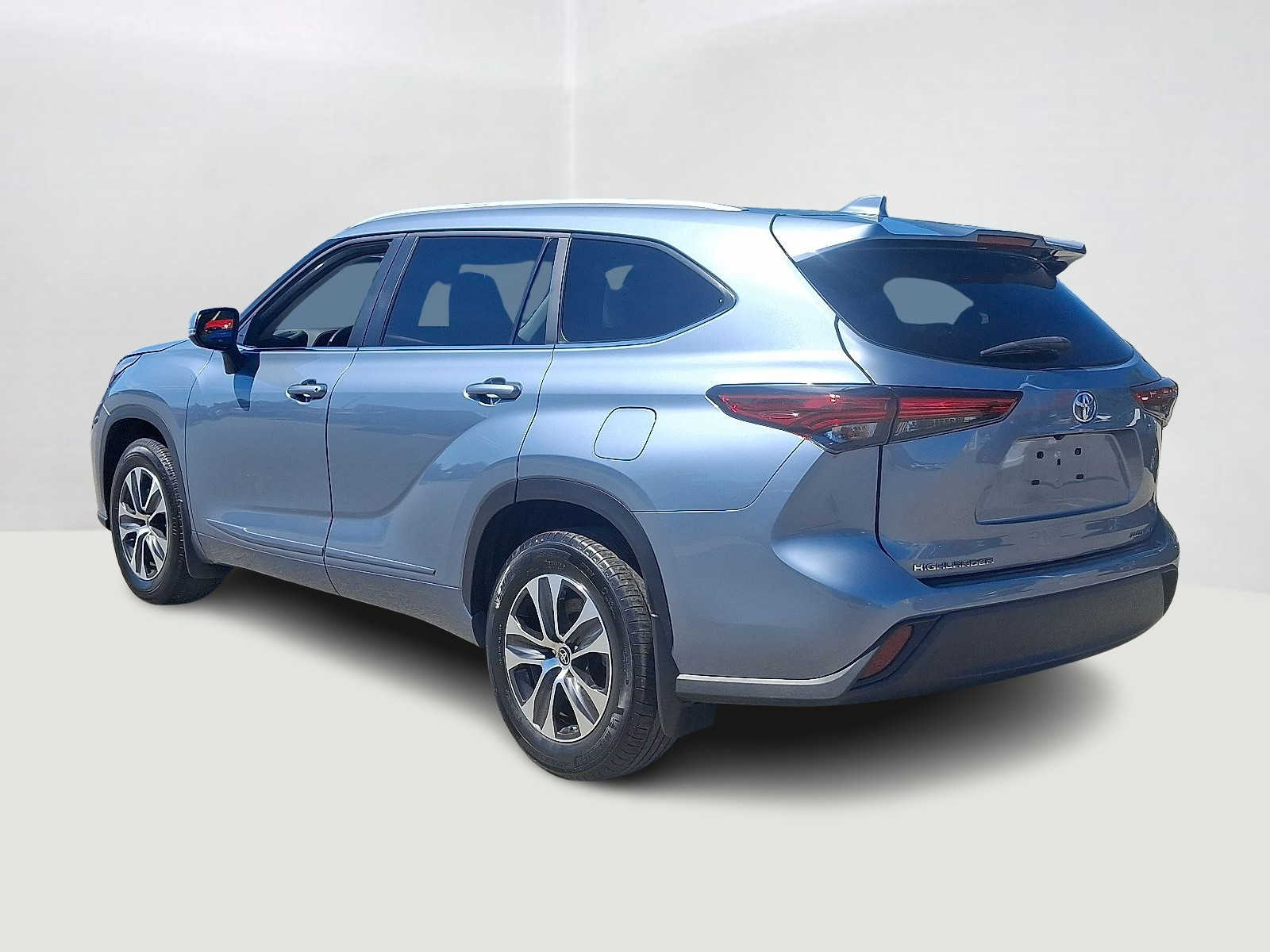 Thumbnail: 2023 Toyota Highlander - 9
