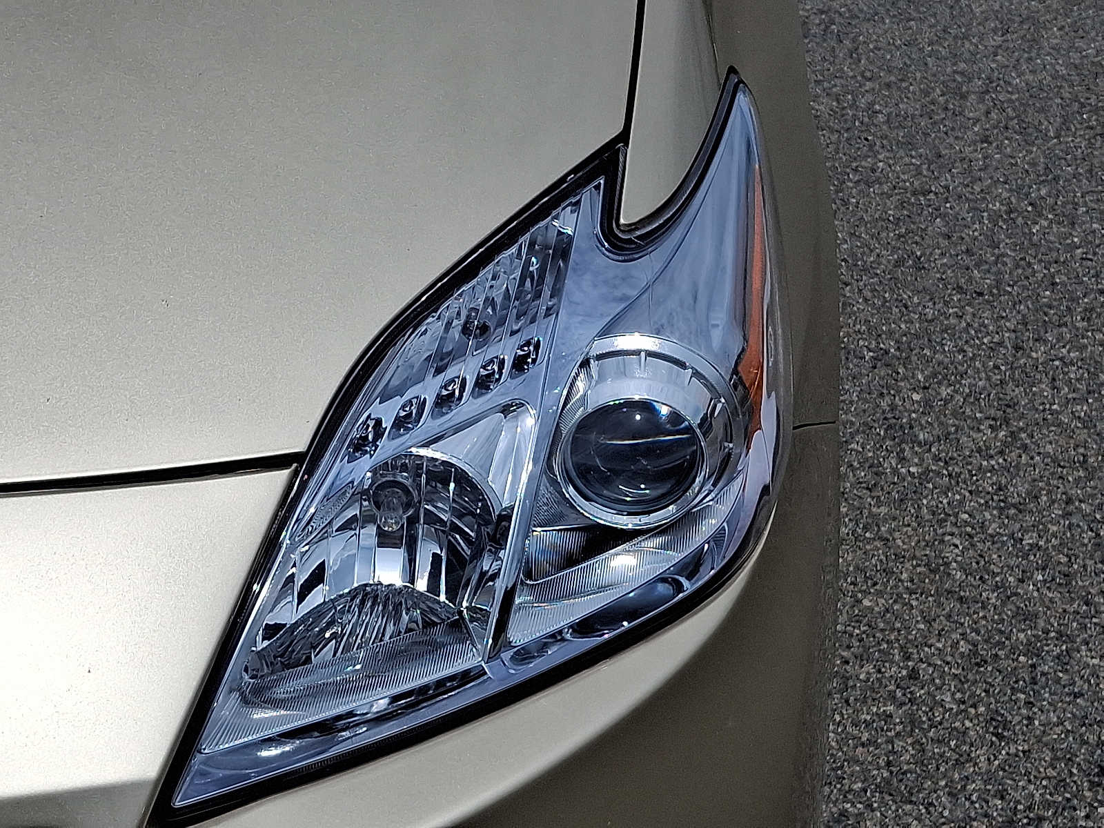 Thumbnail: 2011 Toyota Prius - 11