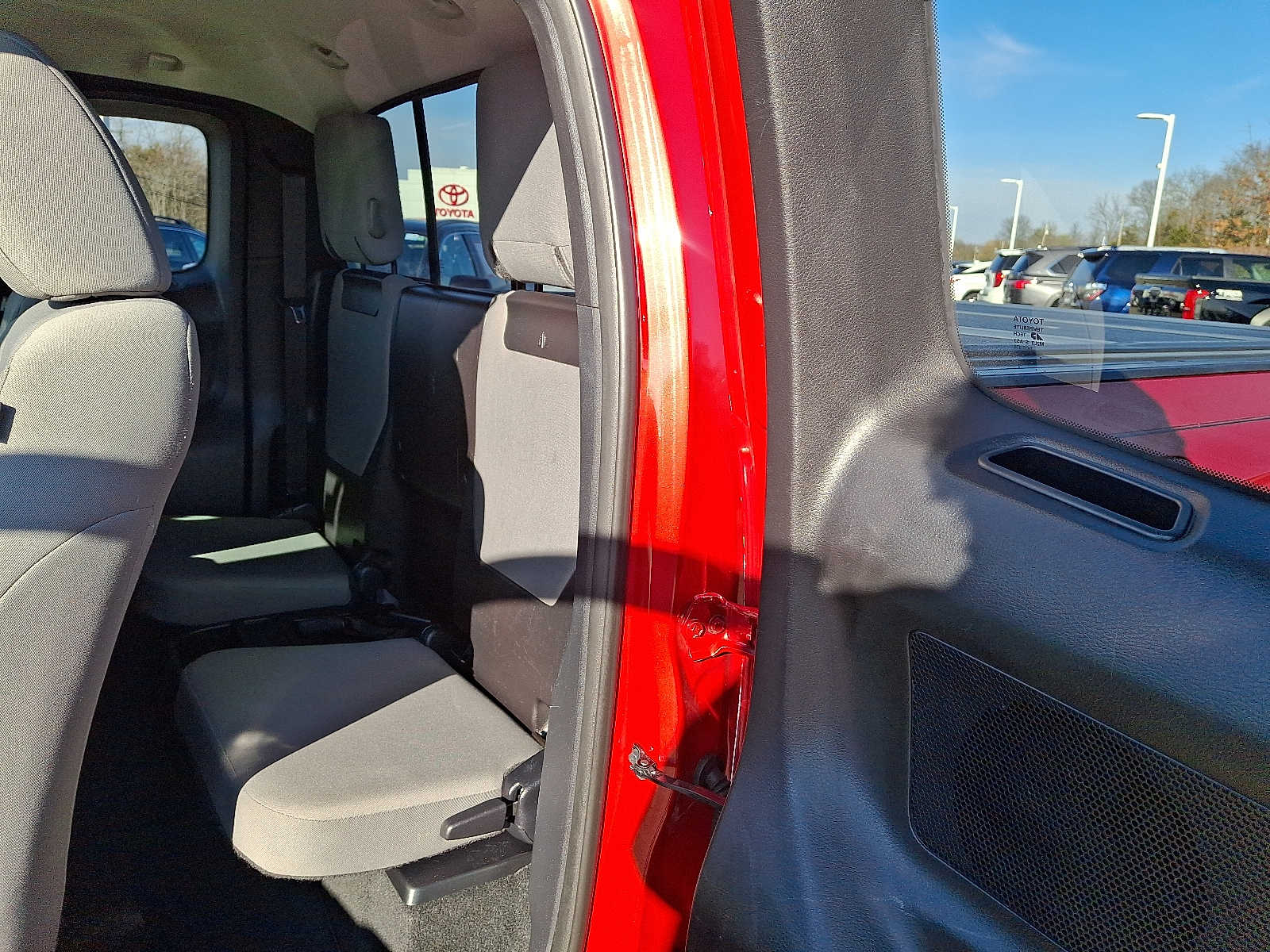 Thumbnail: 2017 Toyota Tacoma - 13