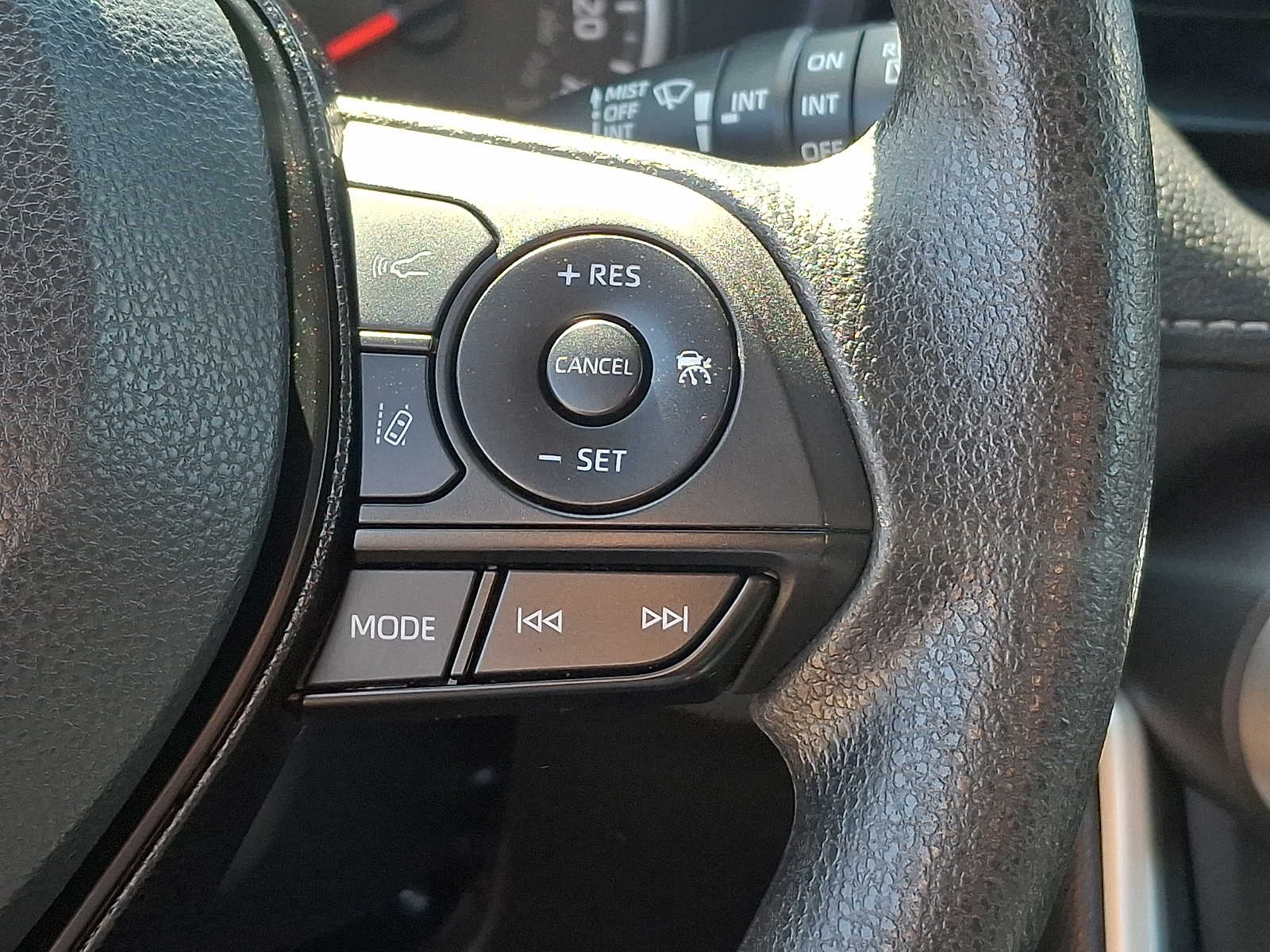 Thumbnail: 2021 Toyota RAV4 - 24