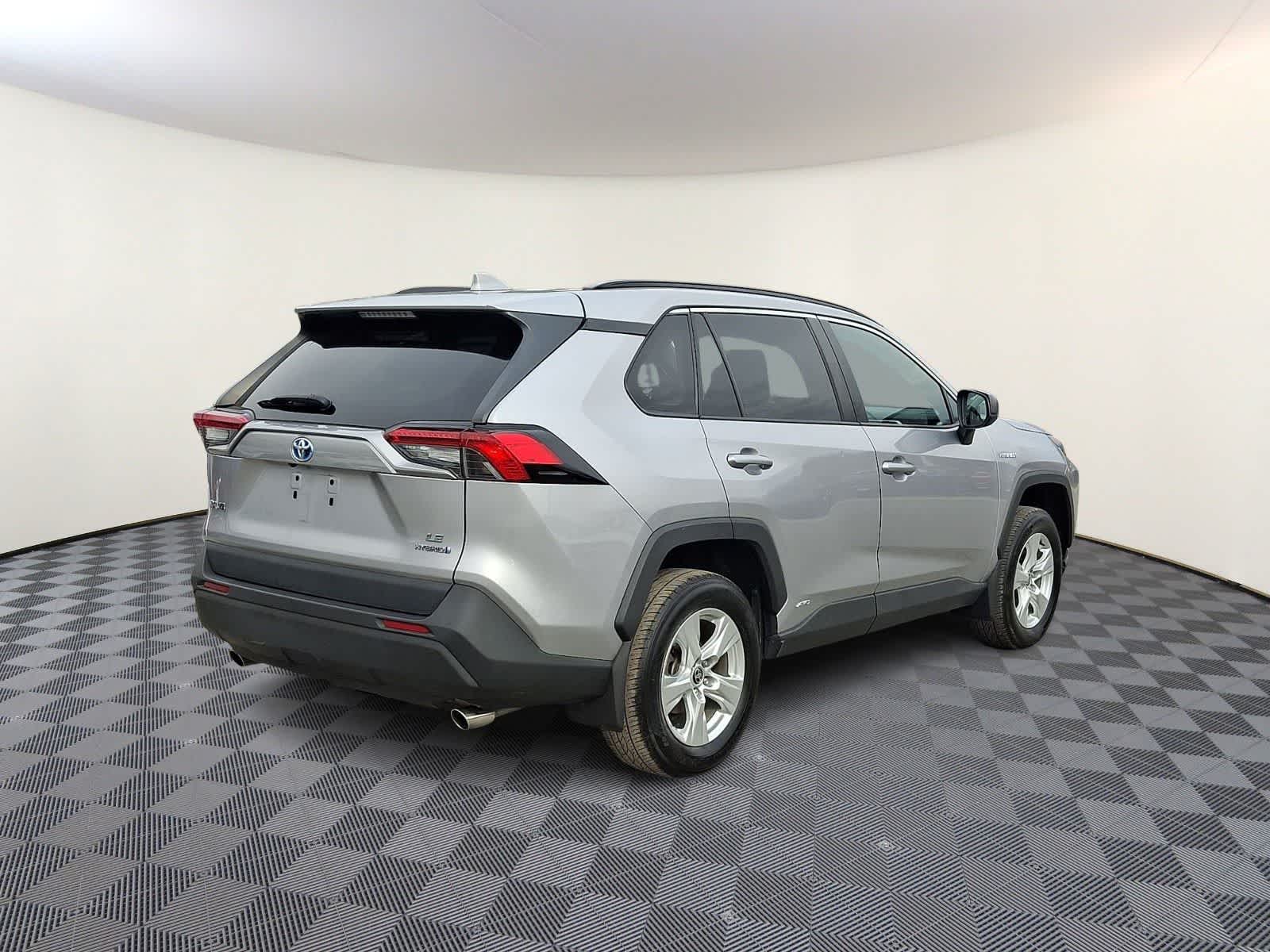 Thumbnail: 2021 Toyota RAV4 - 6
