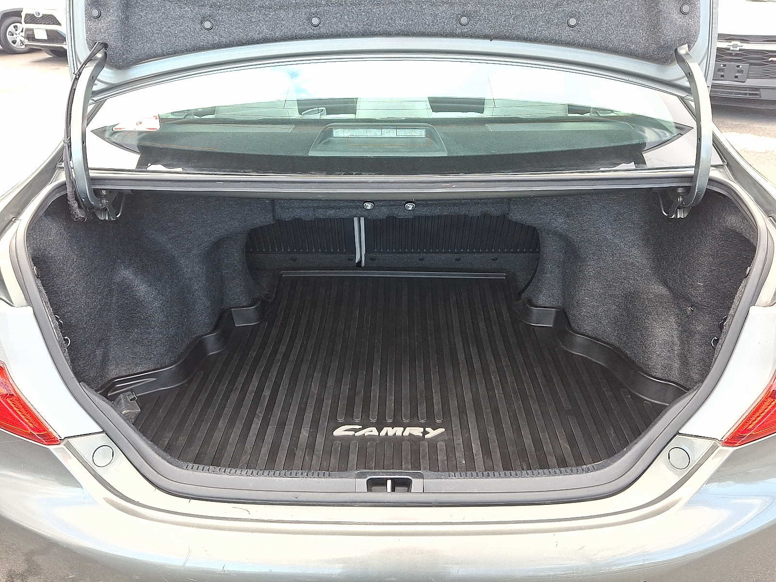 Thumbnail: 2013 Toyota Camry - 27