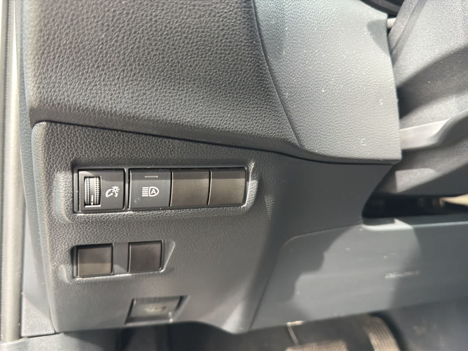 Thumbnail: 2022 Toyota Corolla Cross - 11