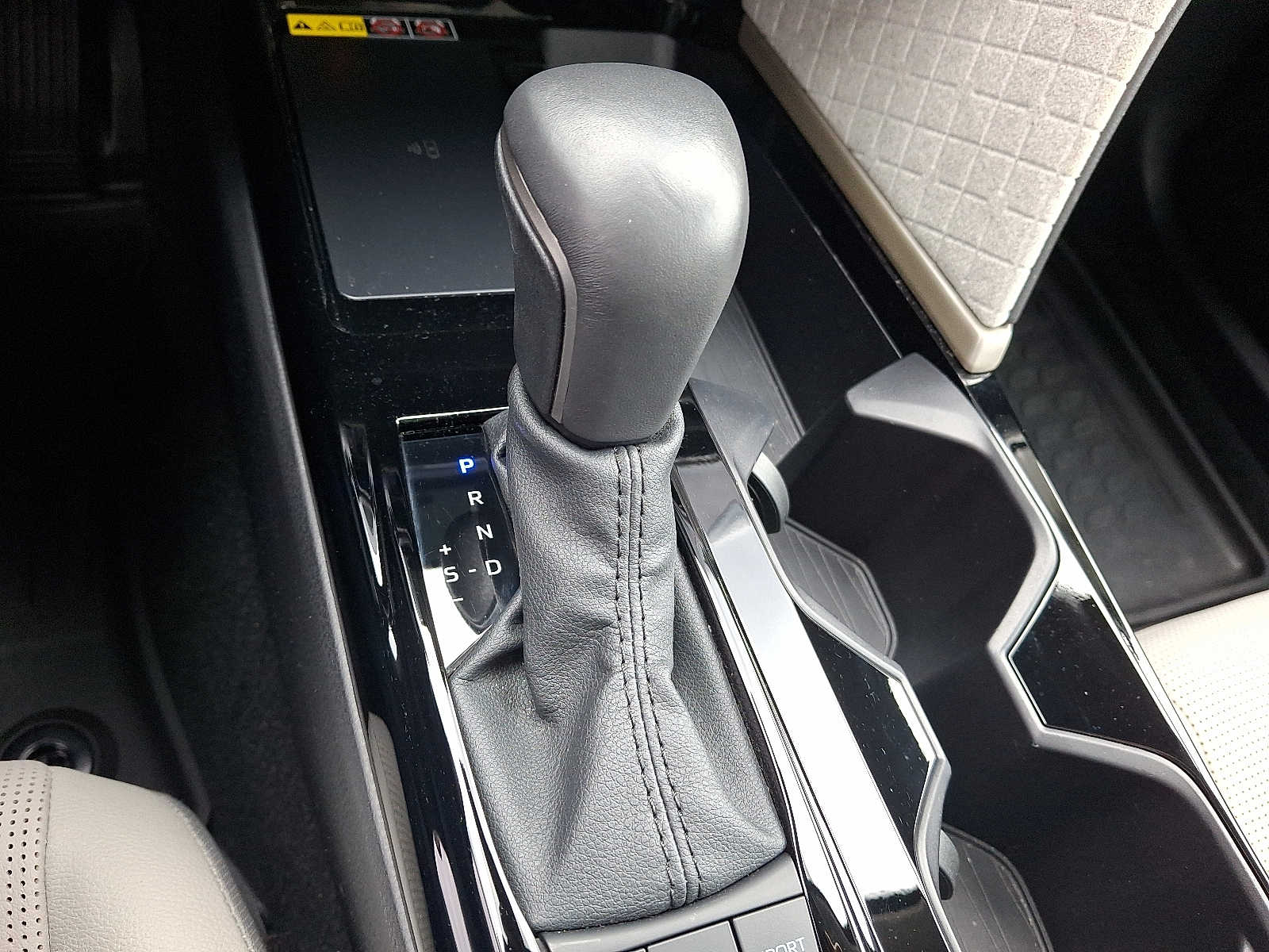 Thumbnail: 2025 Toyota Camry - 18