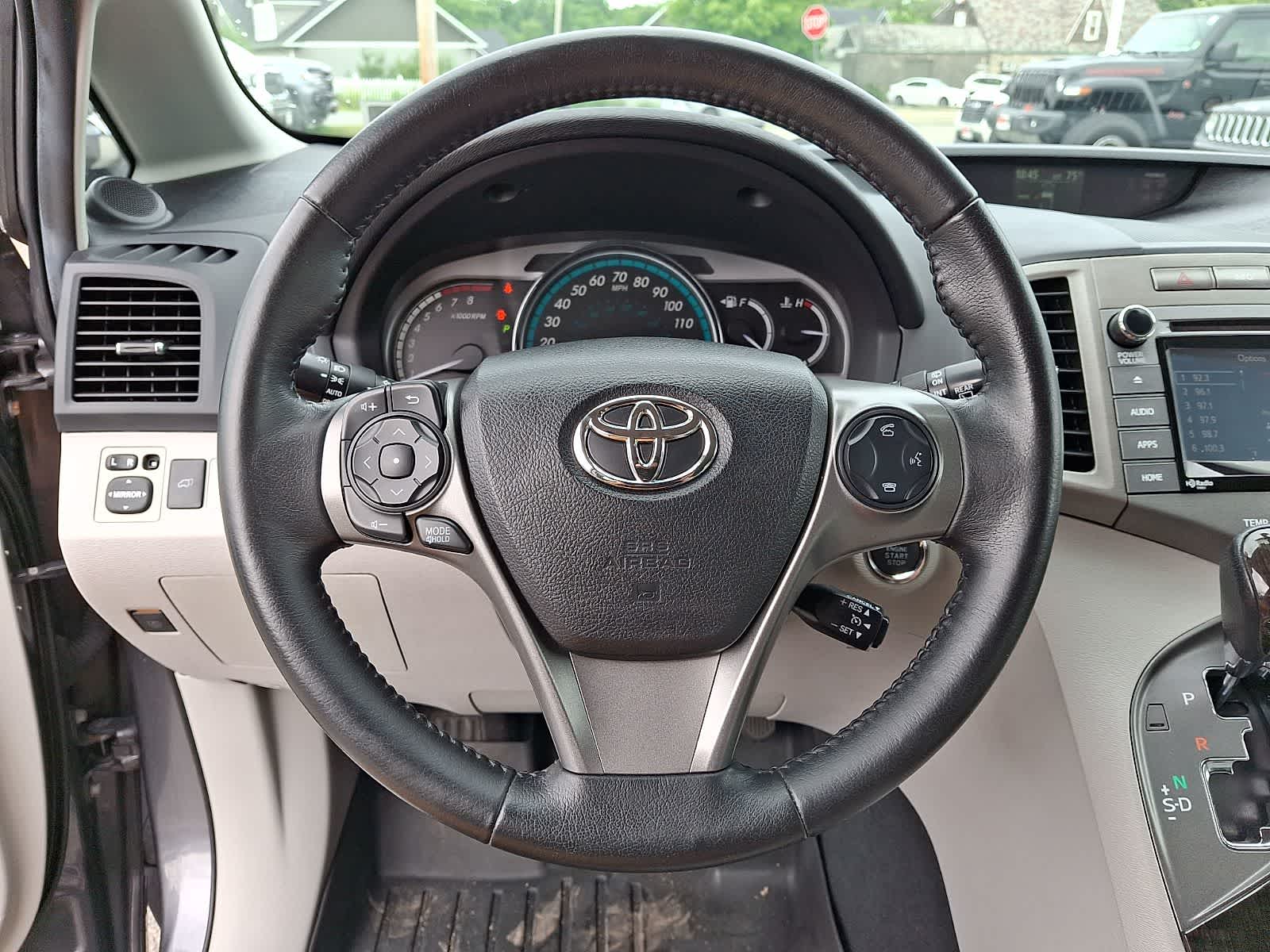 Thumbnail: 2015 Toyota Venza - 23