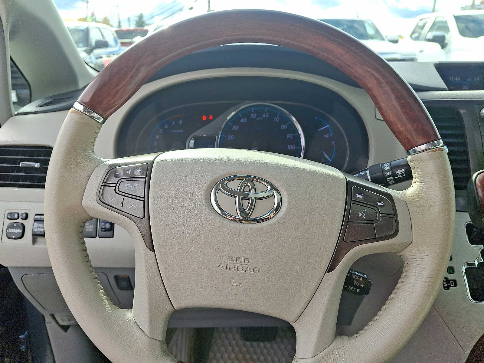 Thumbnail: 2013 Toyota Sienna - 24