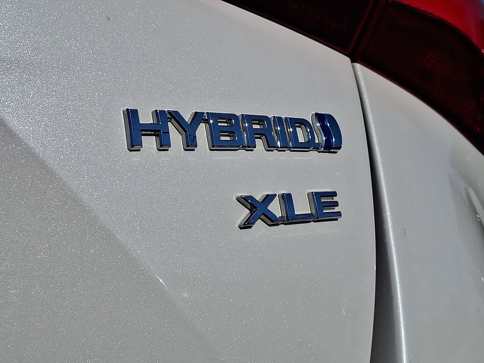 Thumbnail: 2020 Toyota Prius - 33