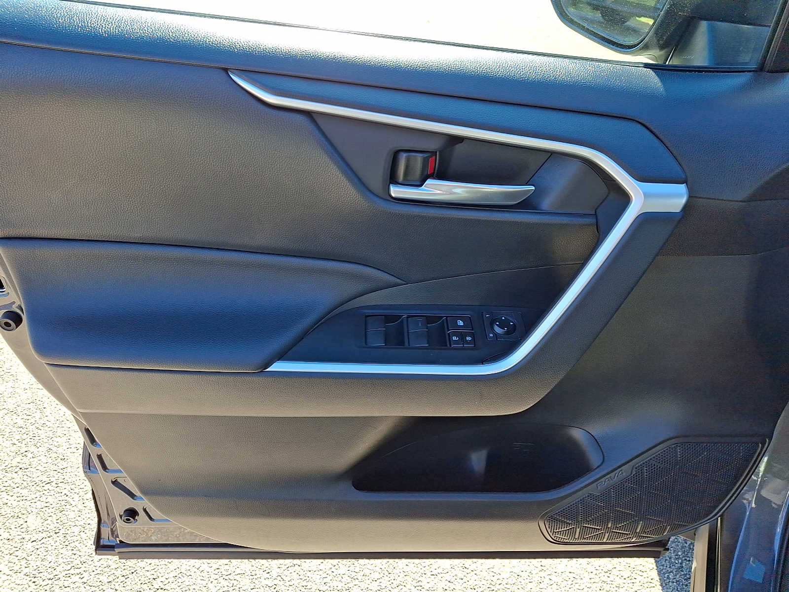 Thumbnail: 2021 Toyota RAV4 - 16