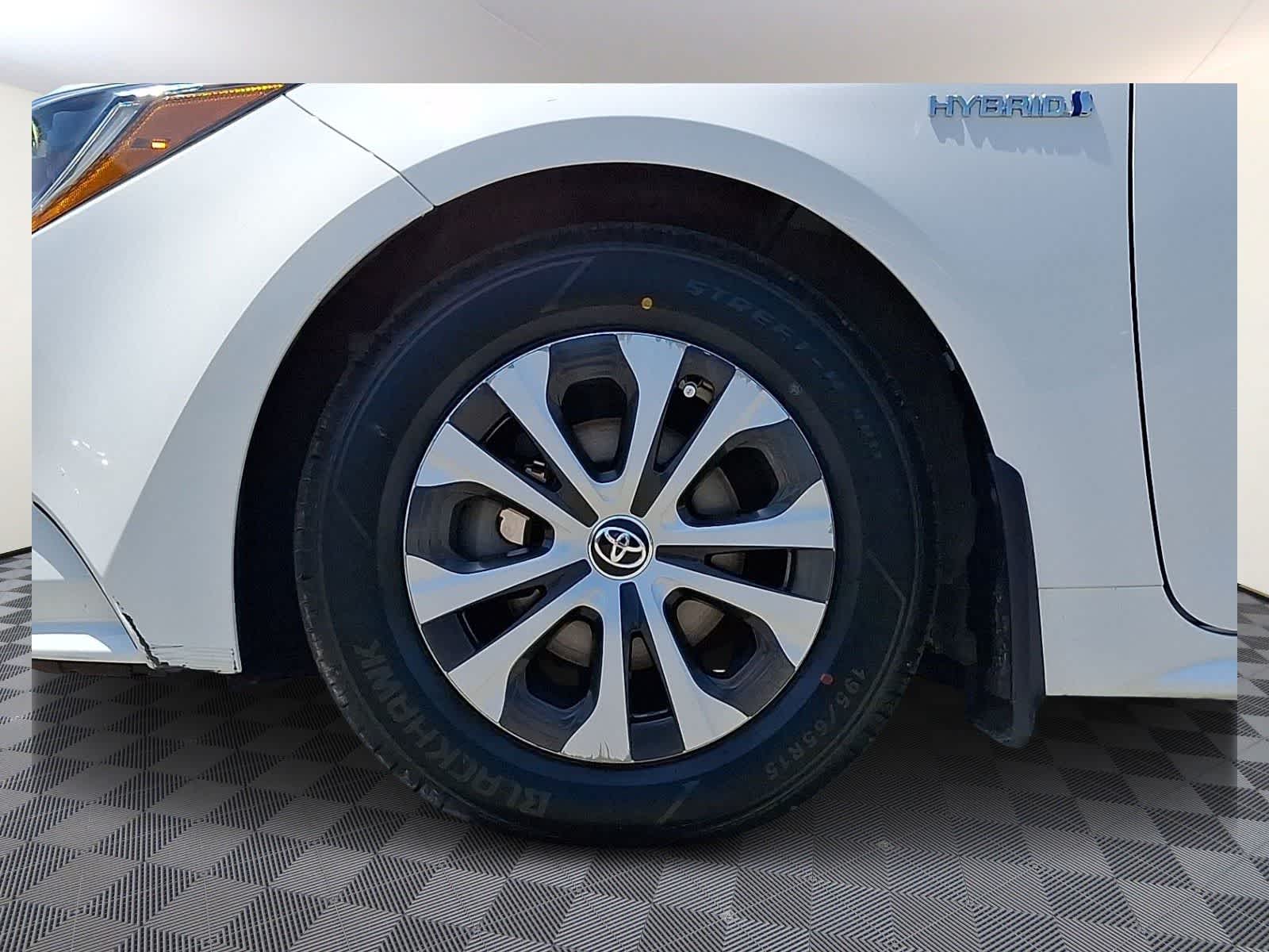 Thumbnail: 2021 Toyota Corolla - 10