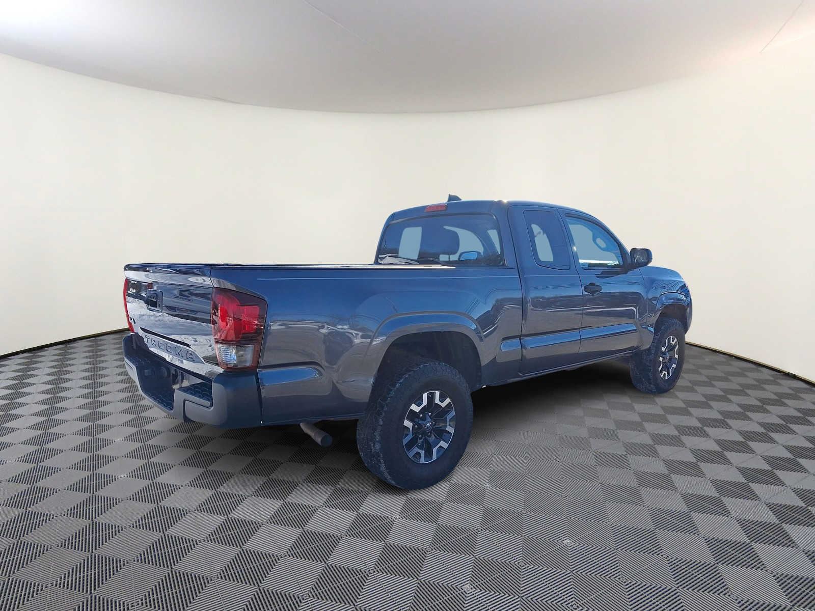 Thumbnail: 2021 Toyota Tacoma - 6