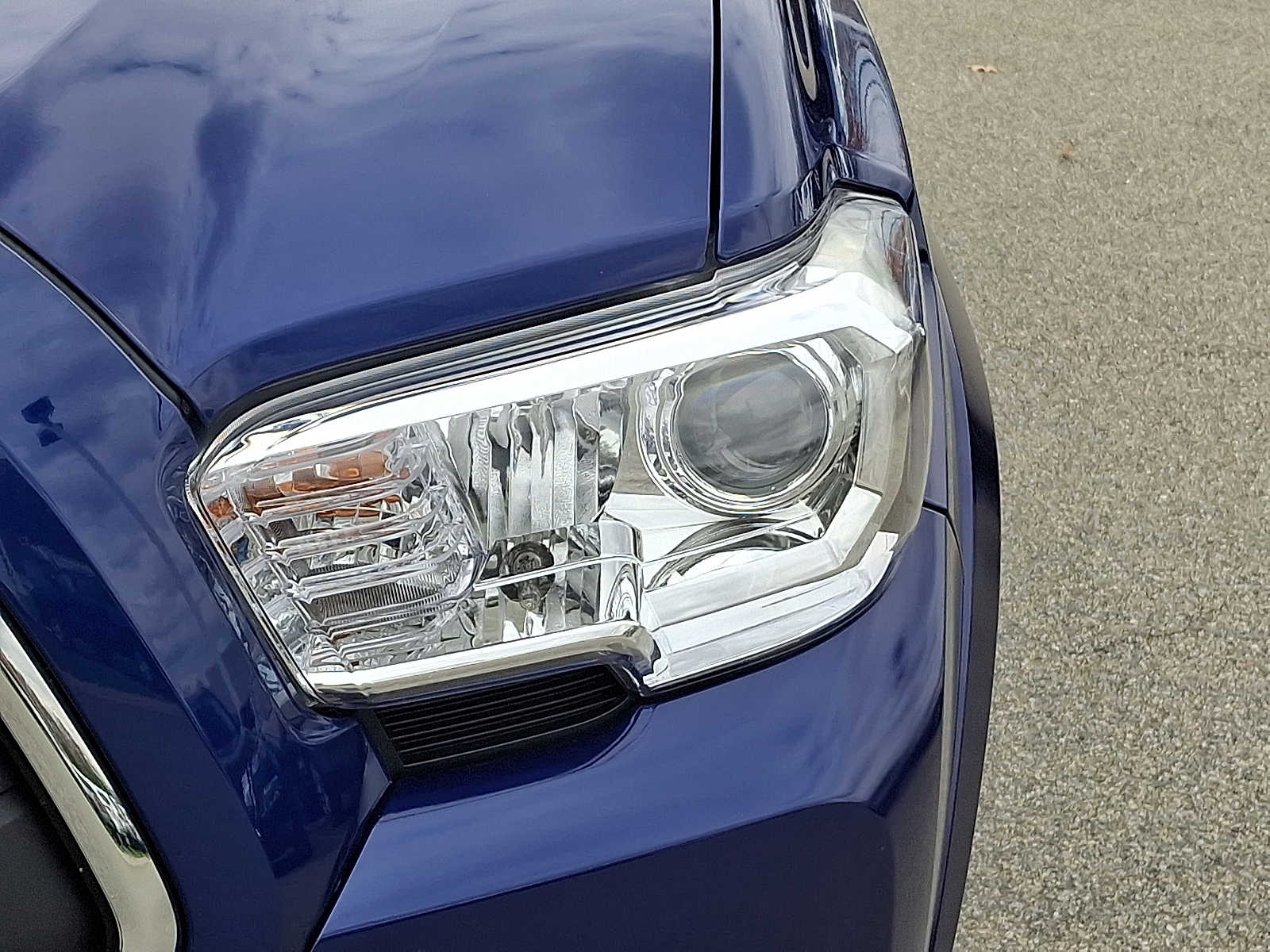 Thumbnail: 2023 Toyota Tacoma - 12