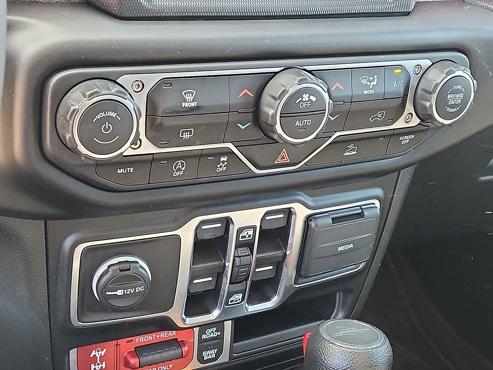 Thumbnail: 2023 Jeep Gladiator - 16