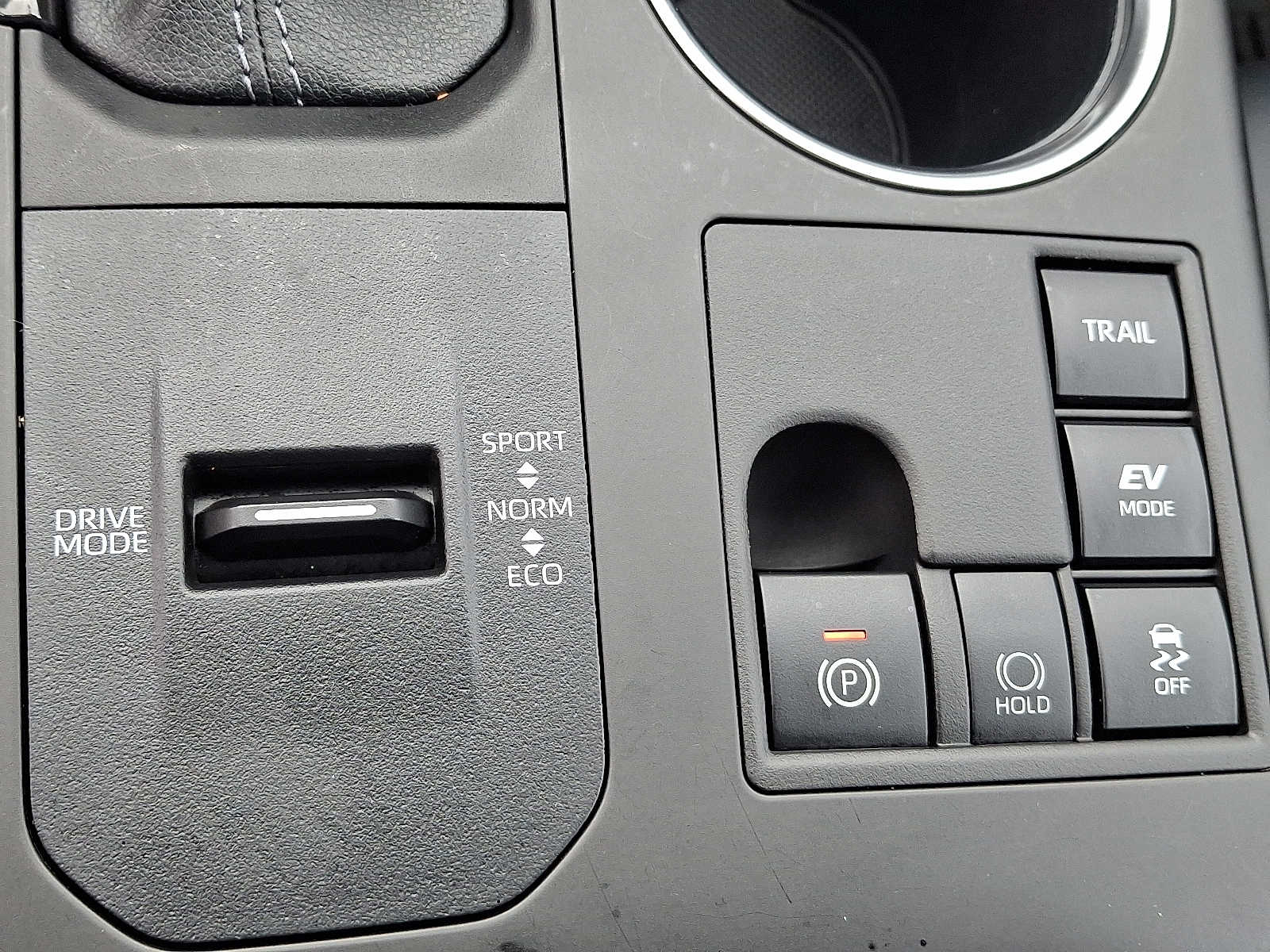 Thumbnail: 2023 Toyota Highlander - 31