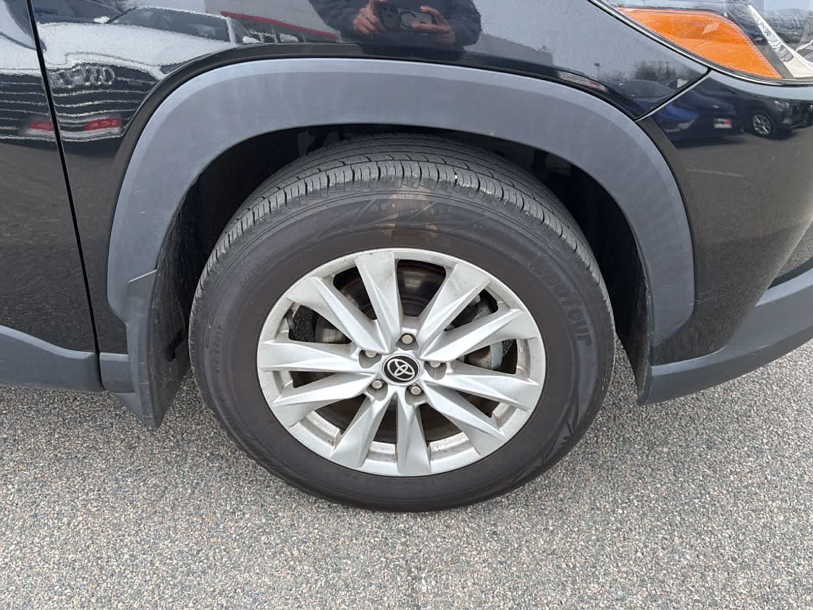 Thumbnail: 2022 Toyota Corolla Cross - 23