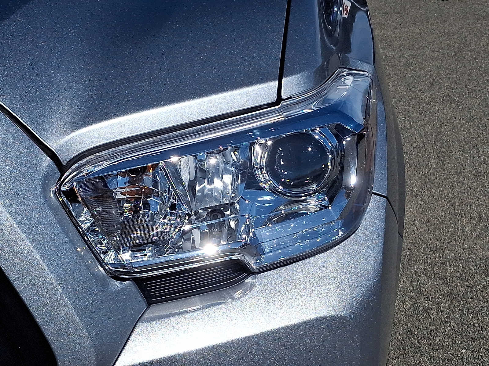 Thumbnail: 2022 Toyota Tacoma - 12